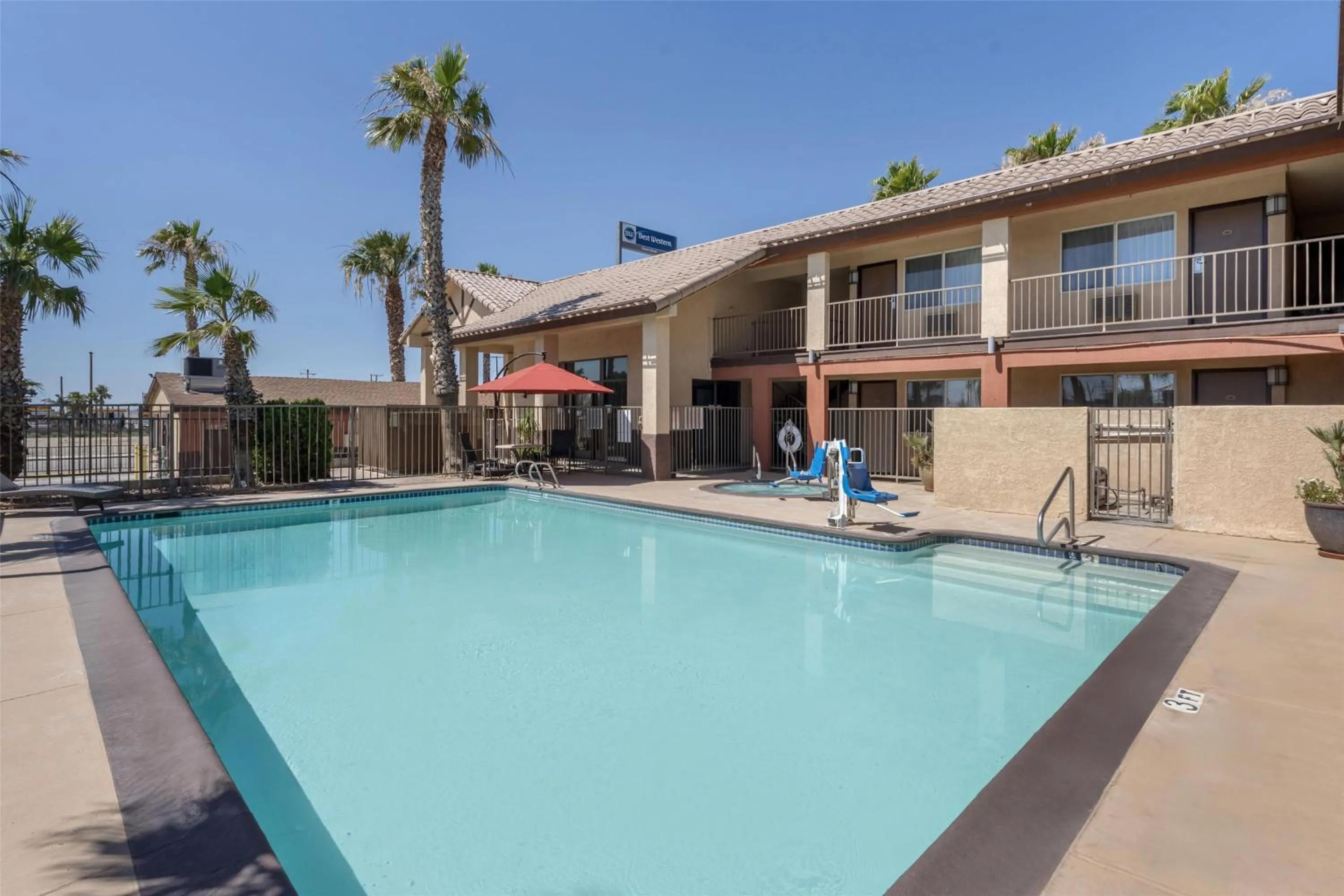 Pool view in Best Western Desert Winds