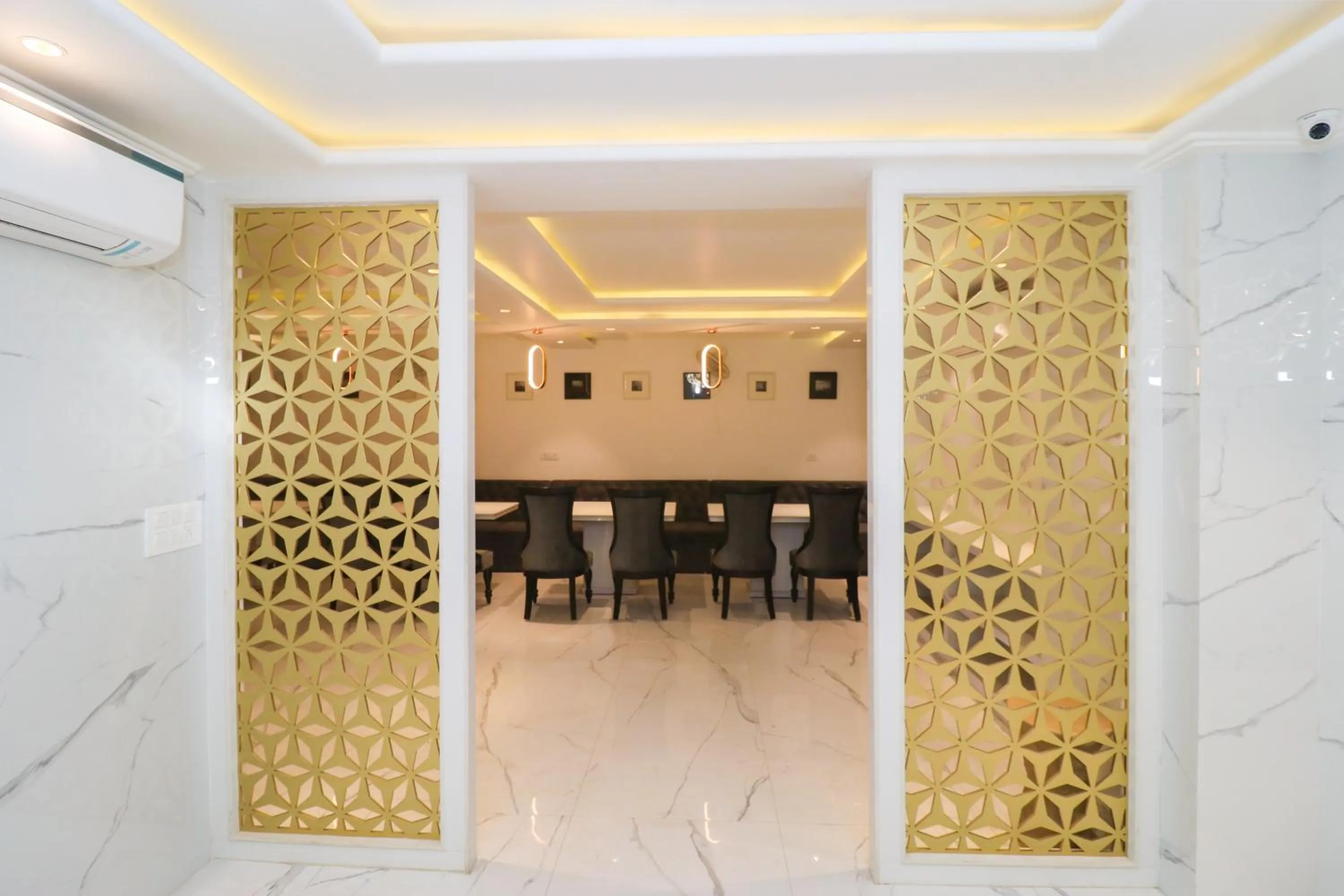 Lobby or reception in OPO The View, Delhi Airport