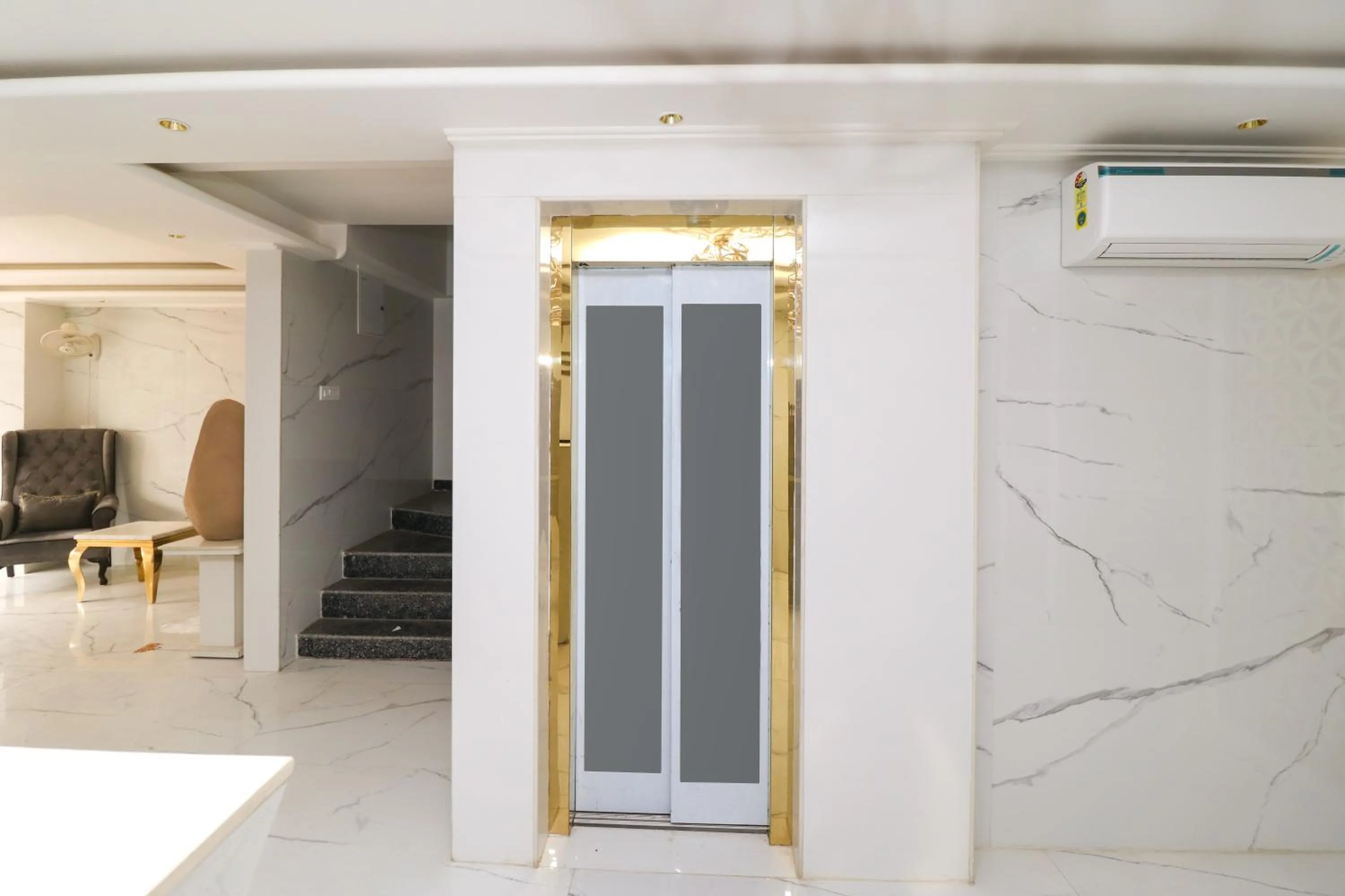 elevator in OPO The View, Delhi Airport