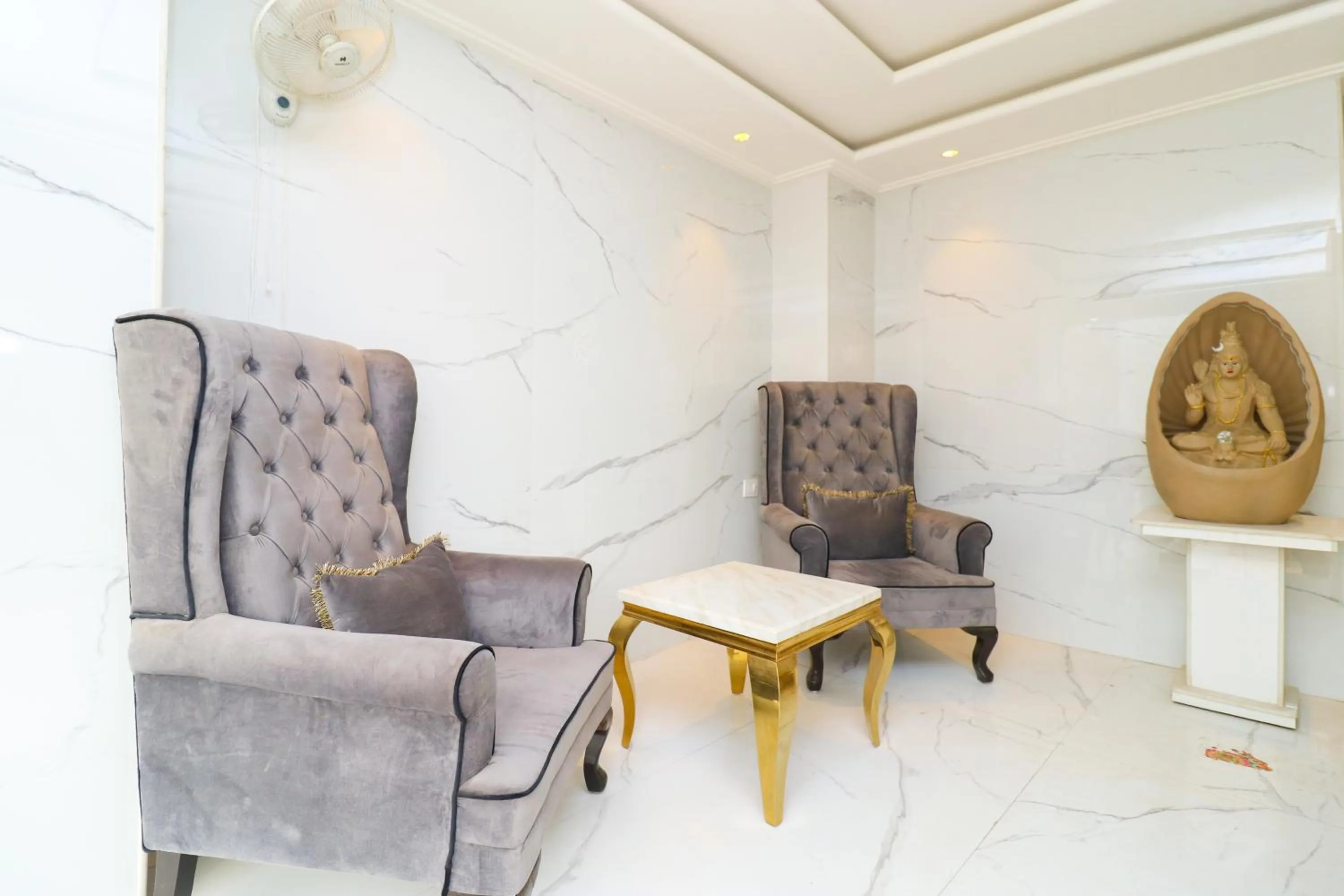 Lobby or reception in OPO The View, Delhi Airport