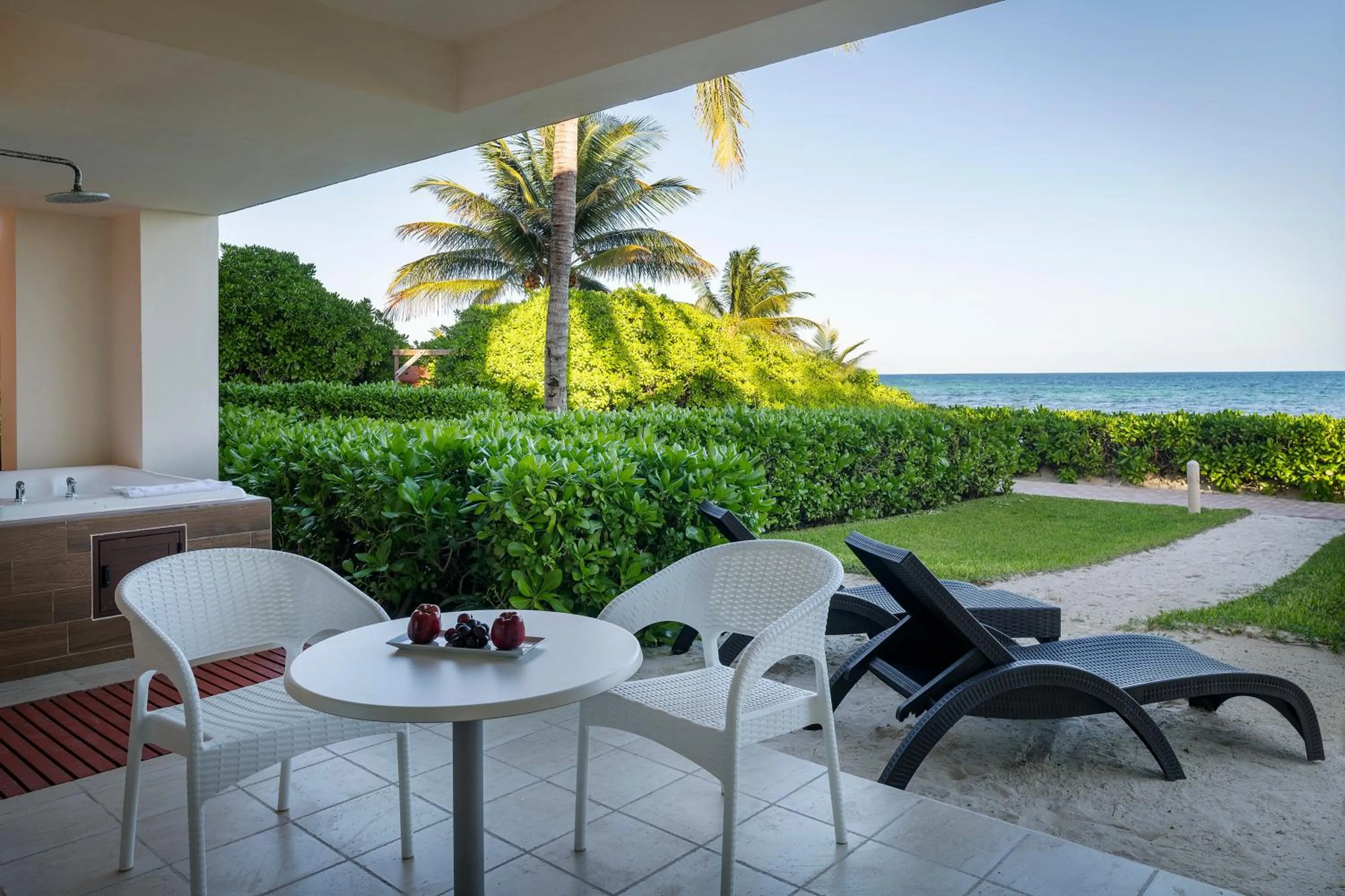 Patio in Ocean Coral & Turquesa All Inclusive