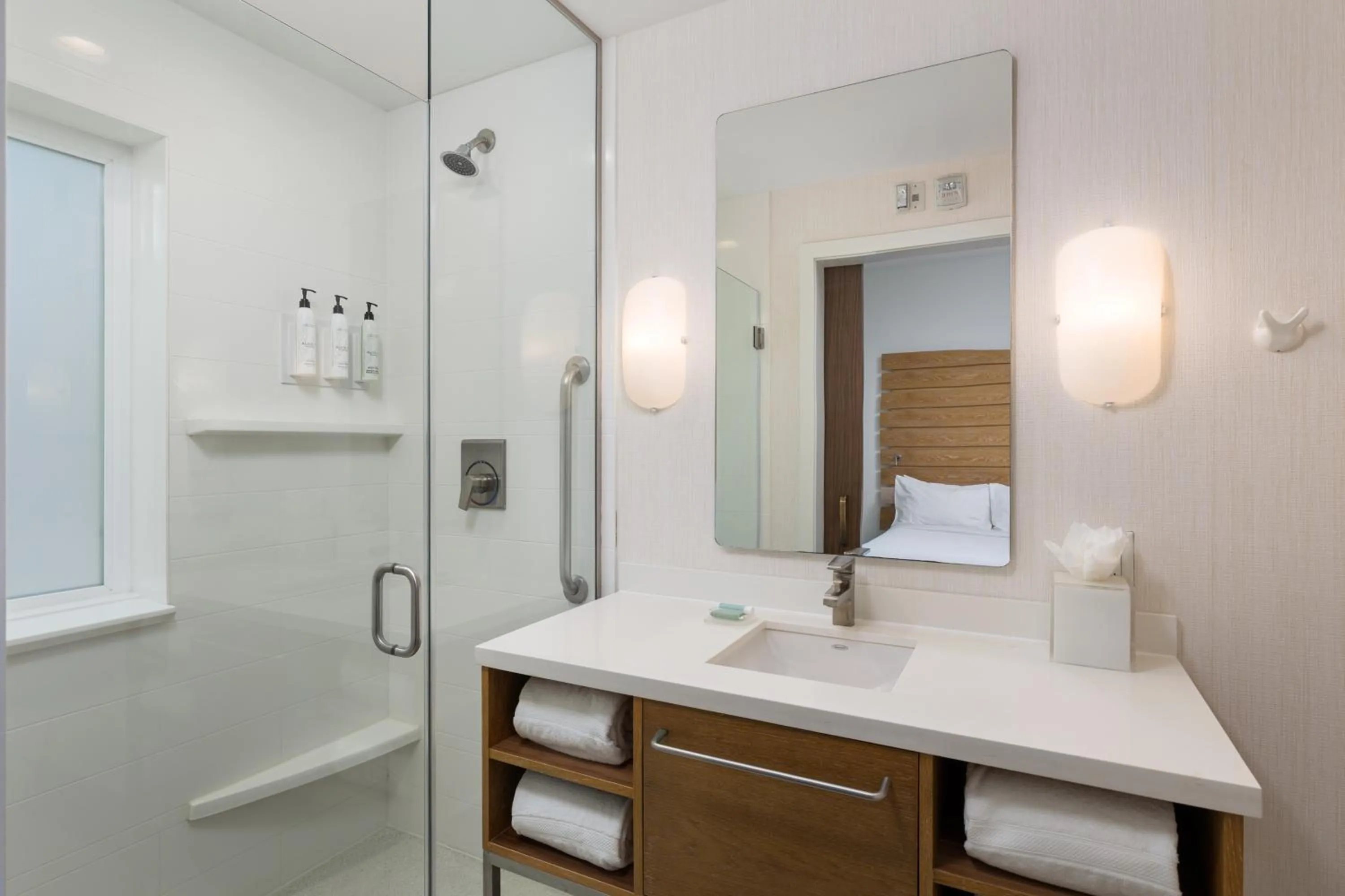 Bed in SpringHill Suites by Marriott Oceanside Beach