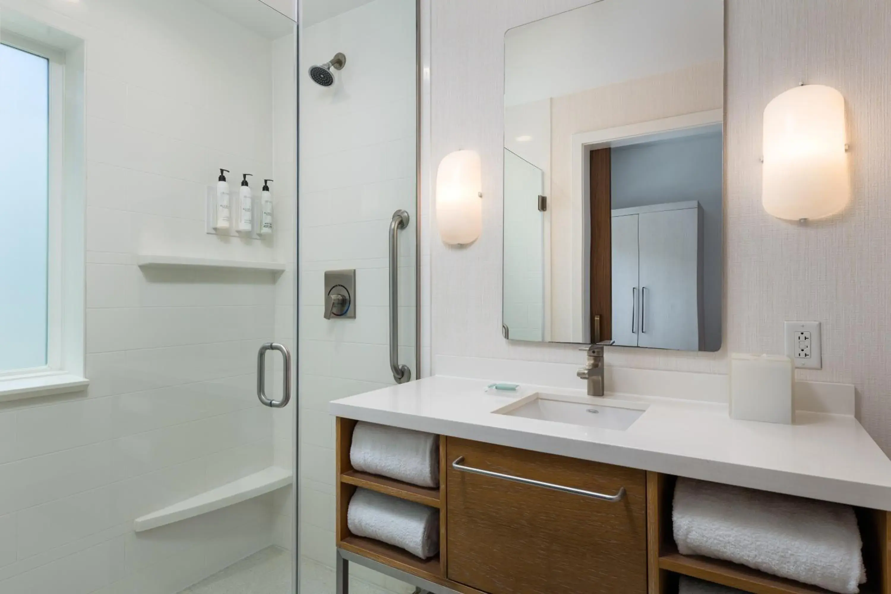 Corner Ocean Two Queen in SpringHill Suites by Marriott Oceanside Beach Corner Ocean Two Queen in SpringHill Suites by Marriott Oceanside Beach