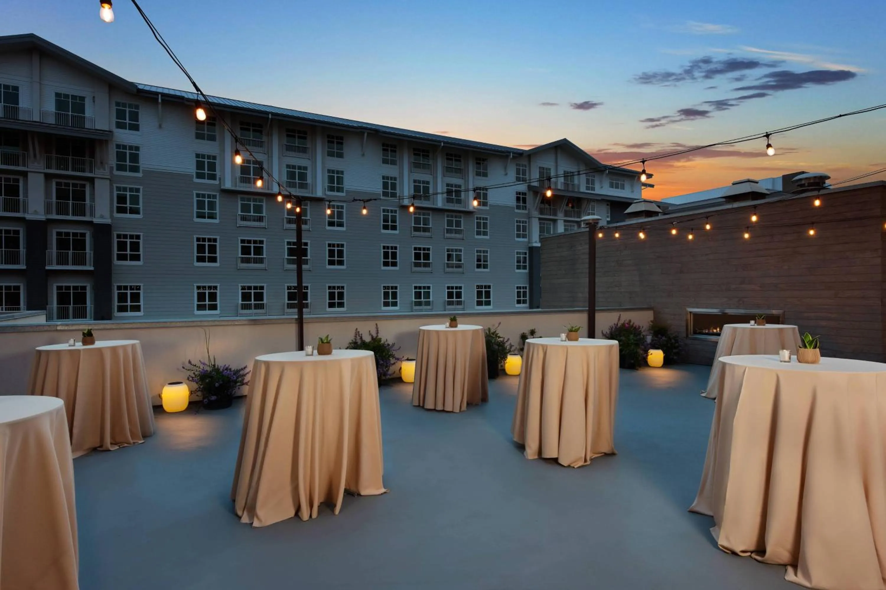 Banquet/Function facilities in SpringHill Suites by Marriott Oceanside Beach