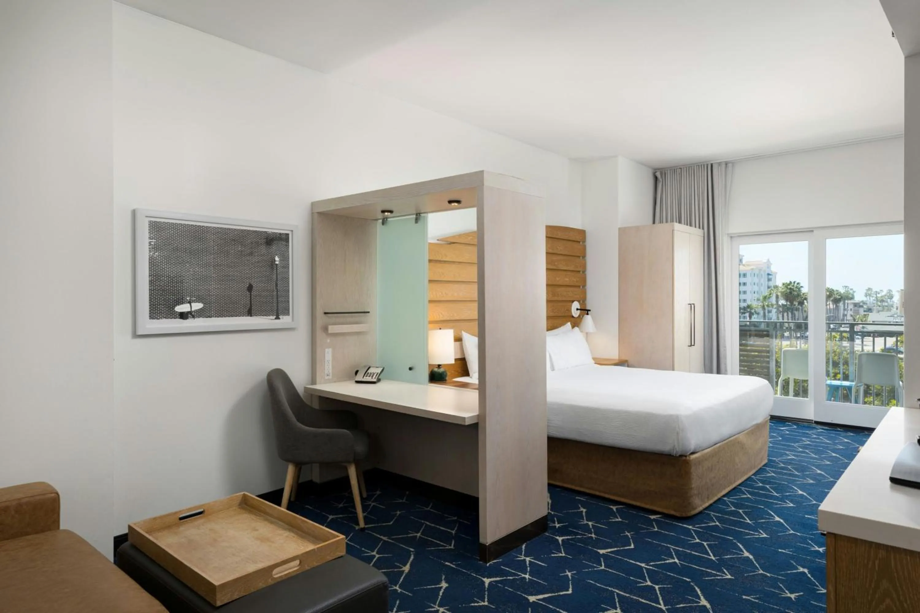 Photo of the whole room, Bed in SpringHill Suites by Marriott Oceanside Beach