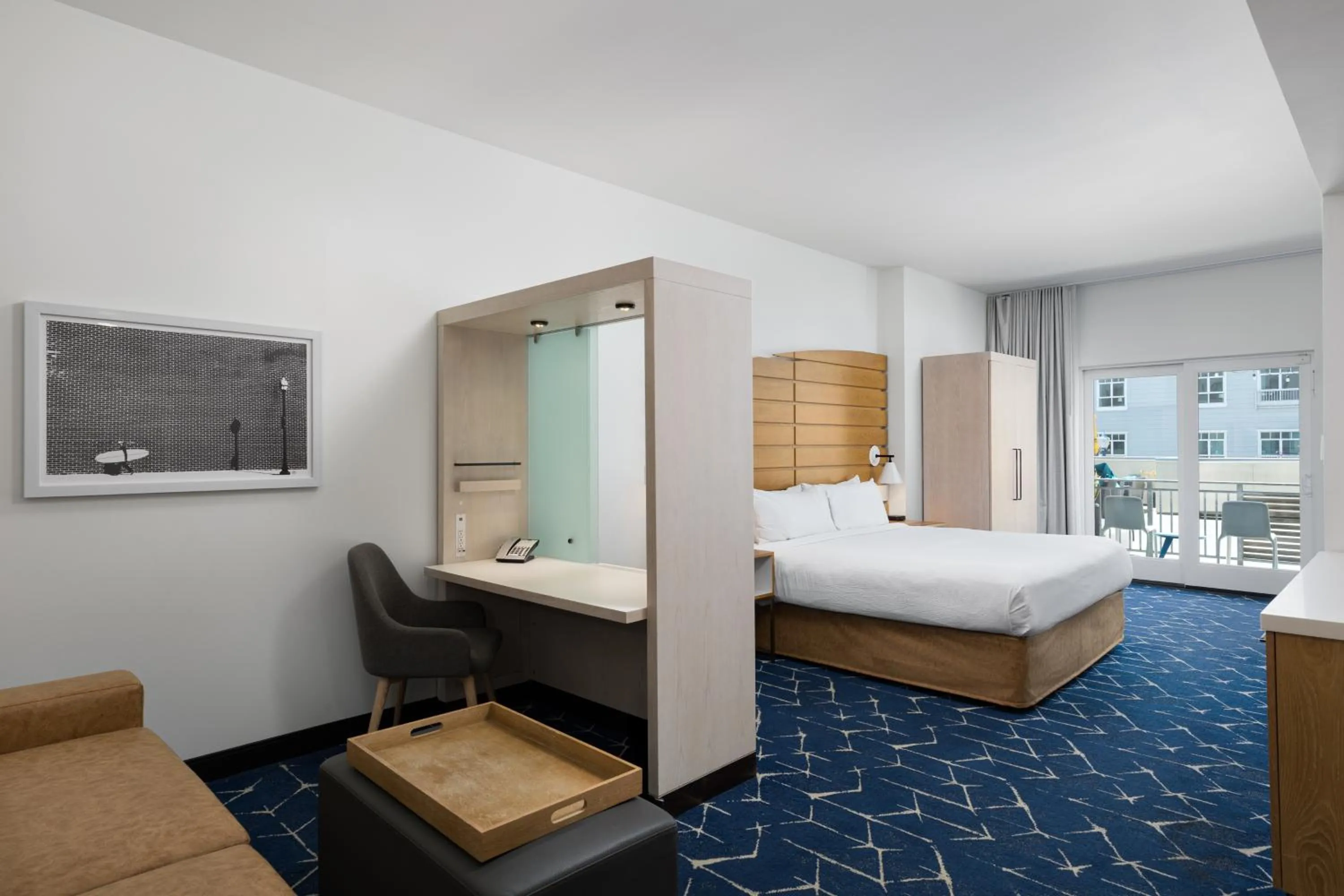 Bed in SpringHill Suites by Marriott Oceanside Beach