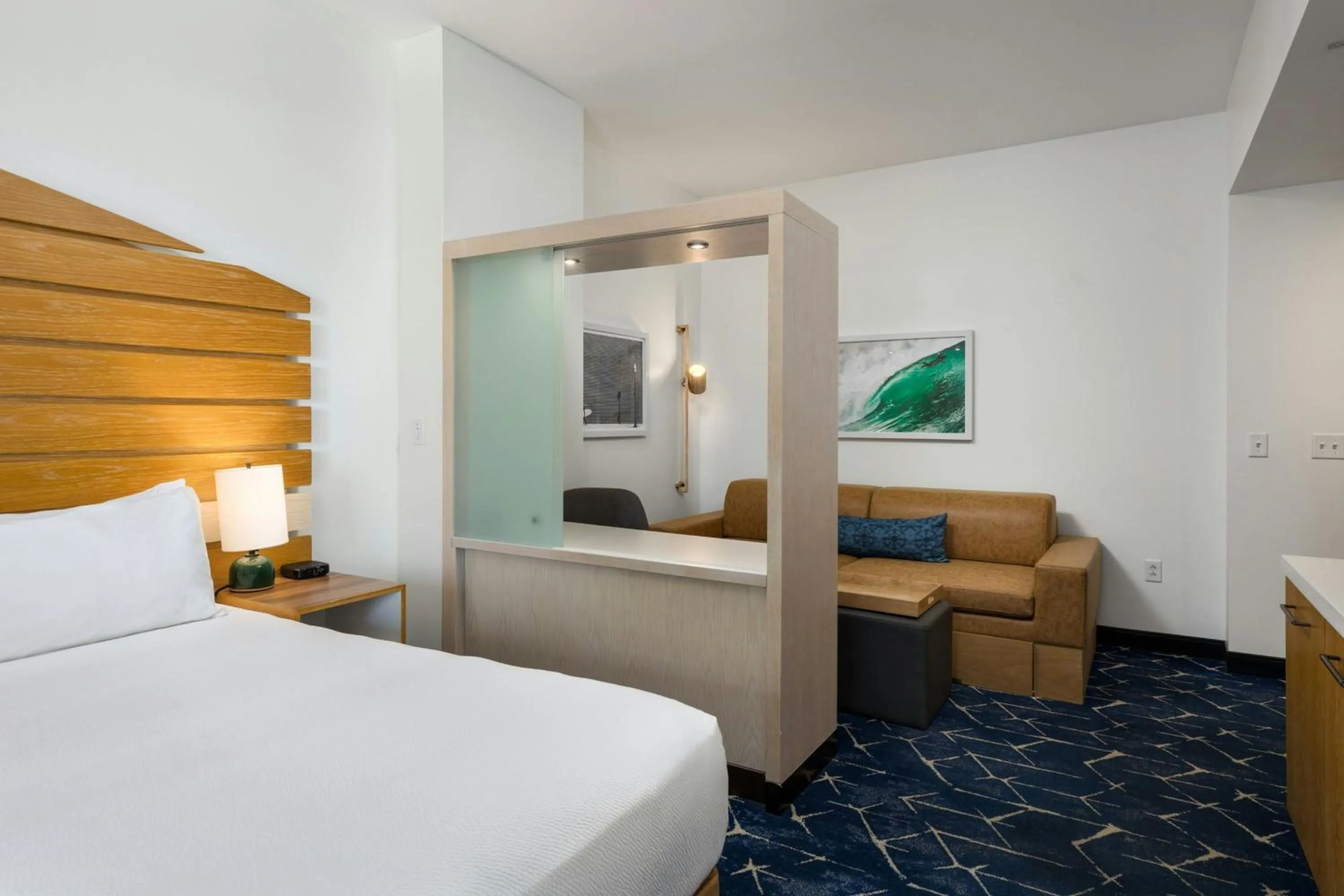 Photo of the whole room, Bed in SpringHill Suites by Marriott Oceanside Beach