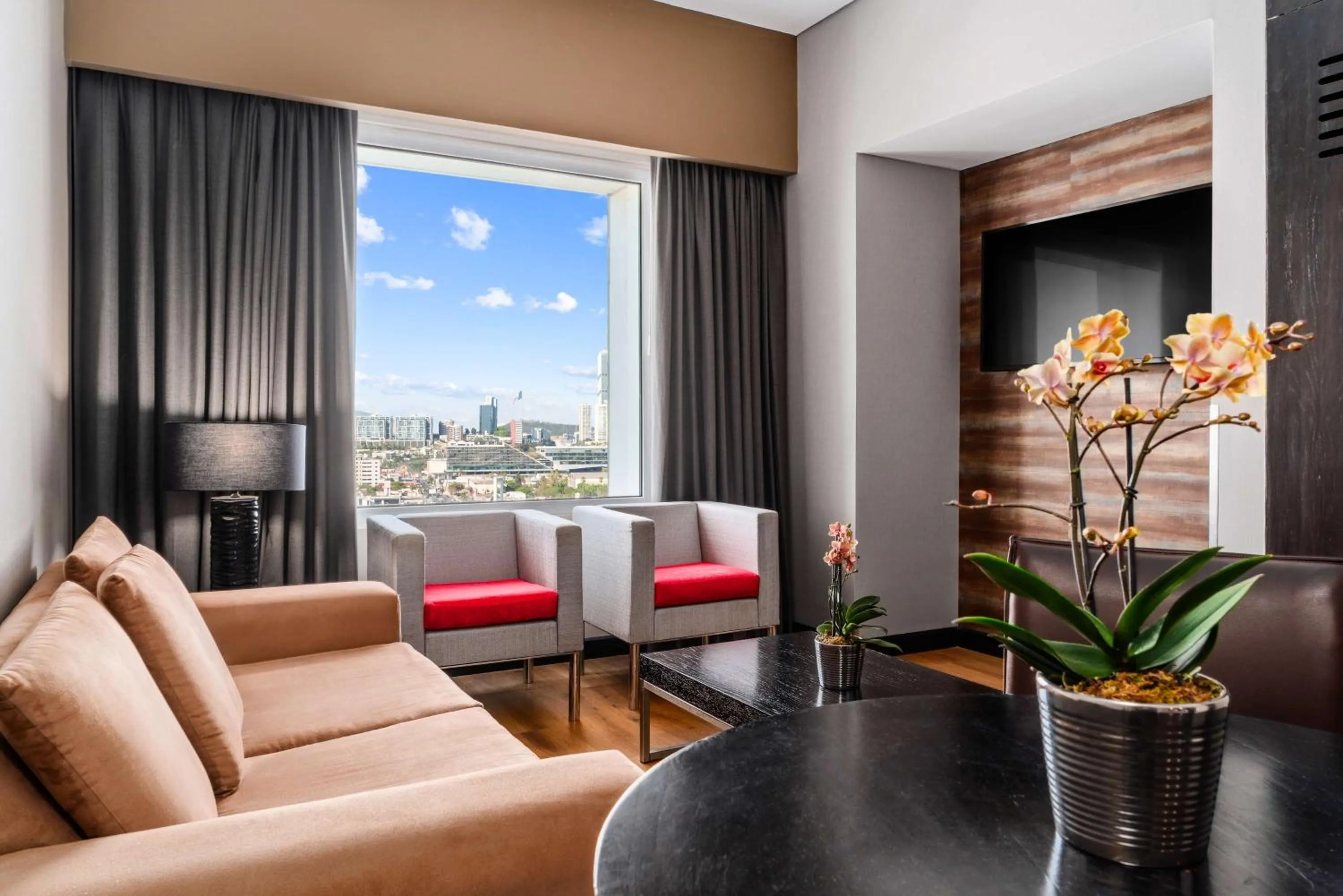 Photo of the whole room in NH Collection Monterrey San Pedro