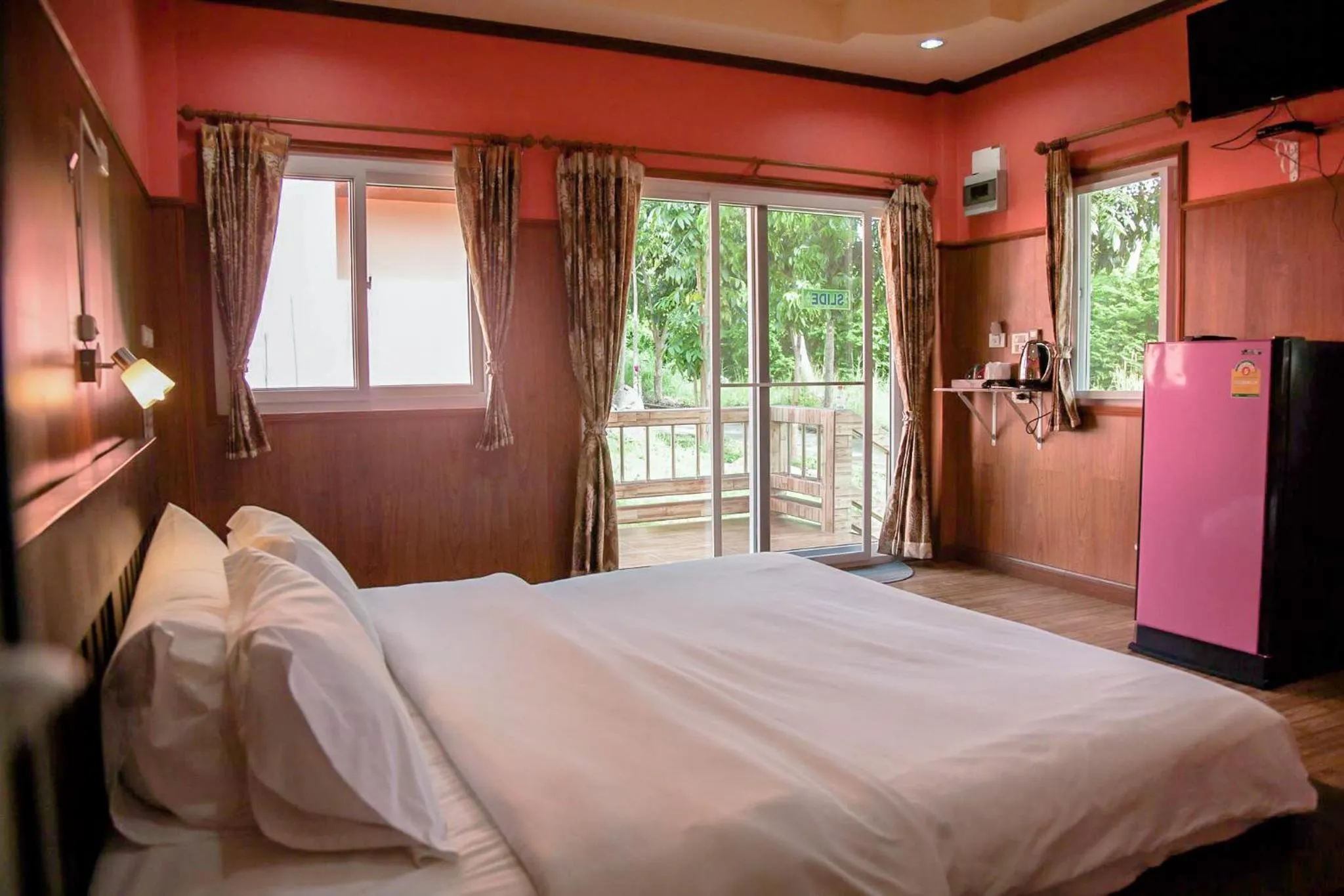 Shower, Bed in Koh Tao Garden Resort
