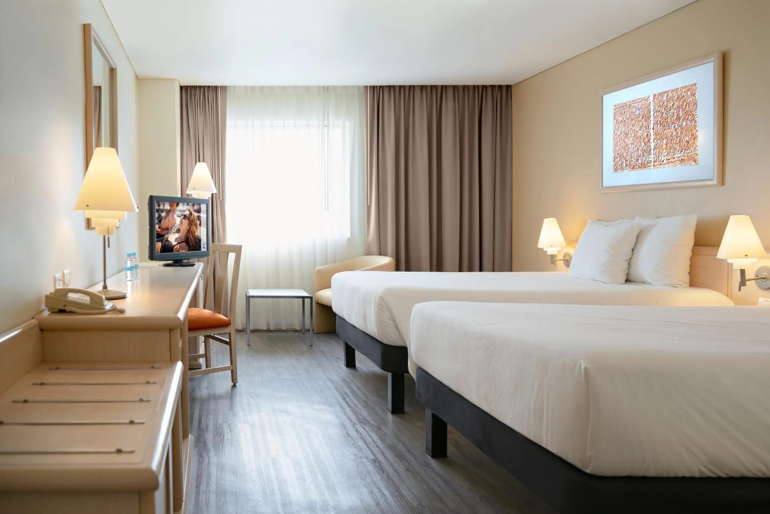 Bed in Novotel Monterrey Valle