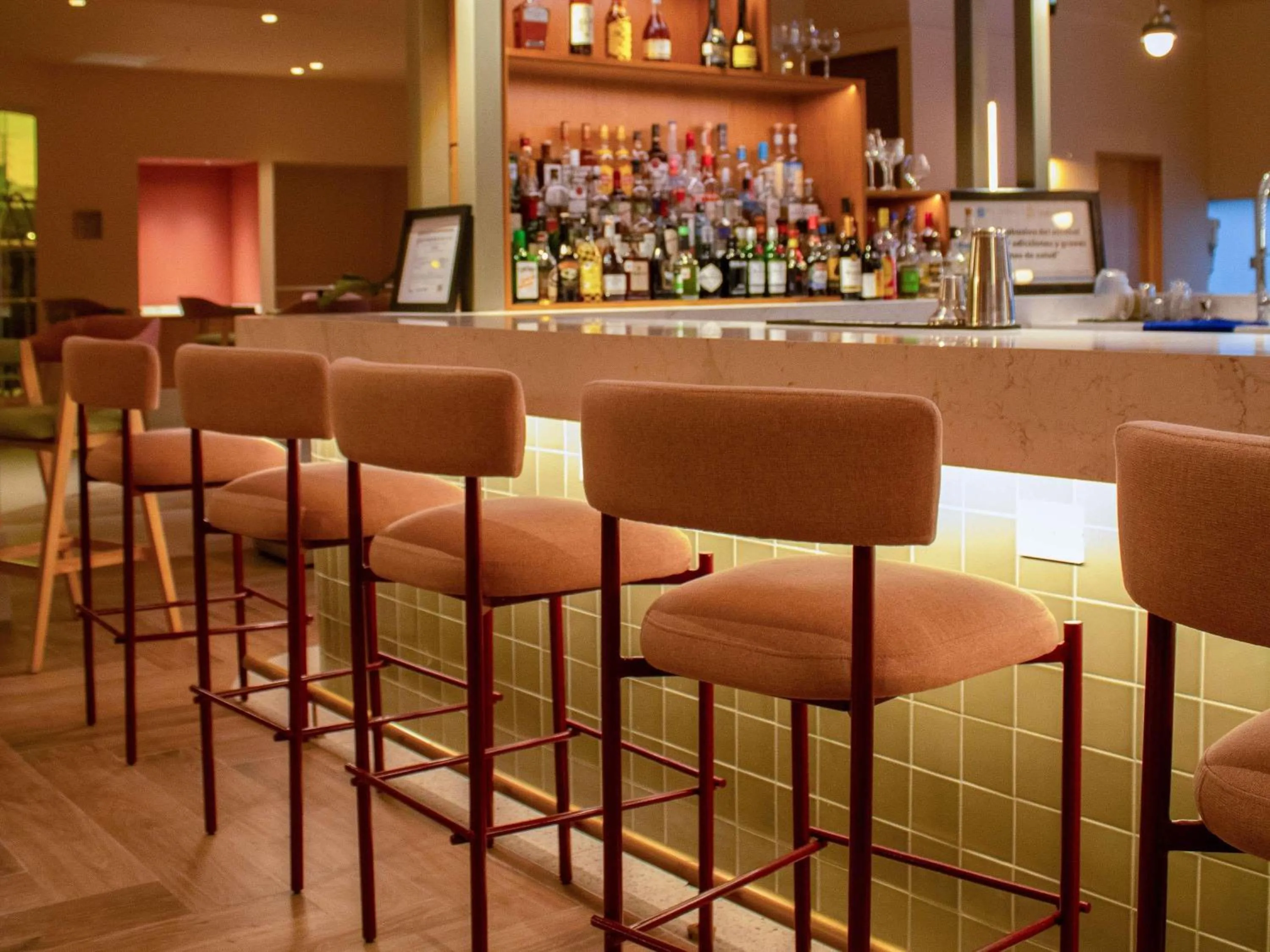 Lounge or bar in Novotel Monterrey Valle