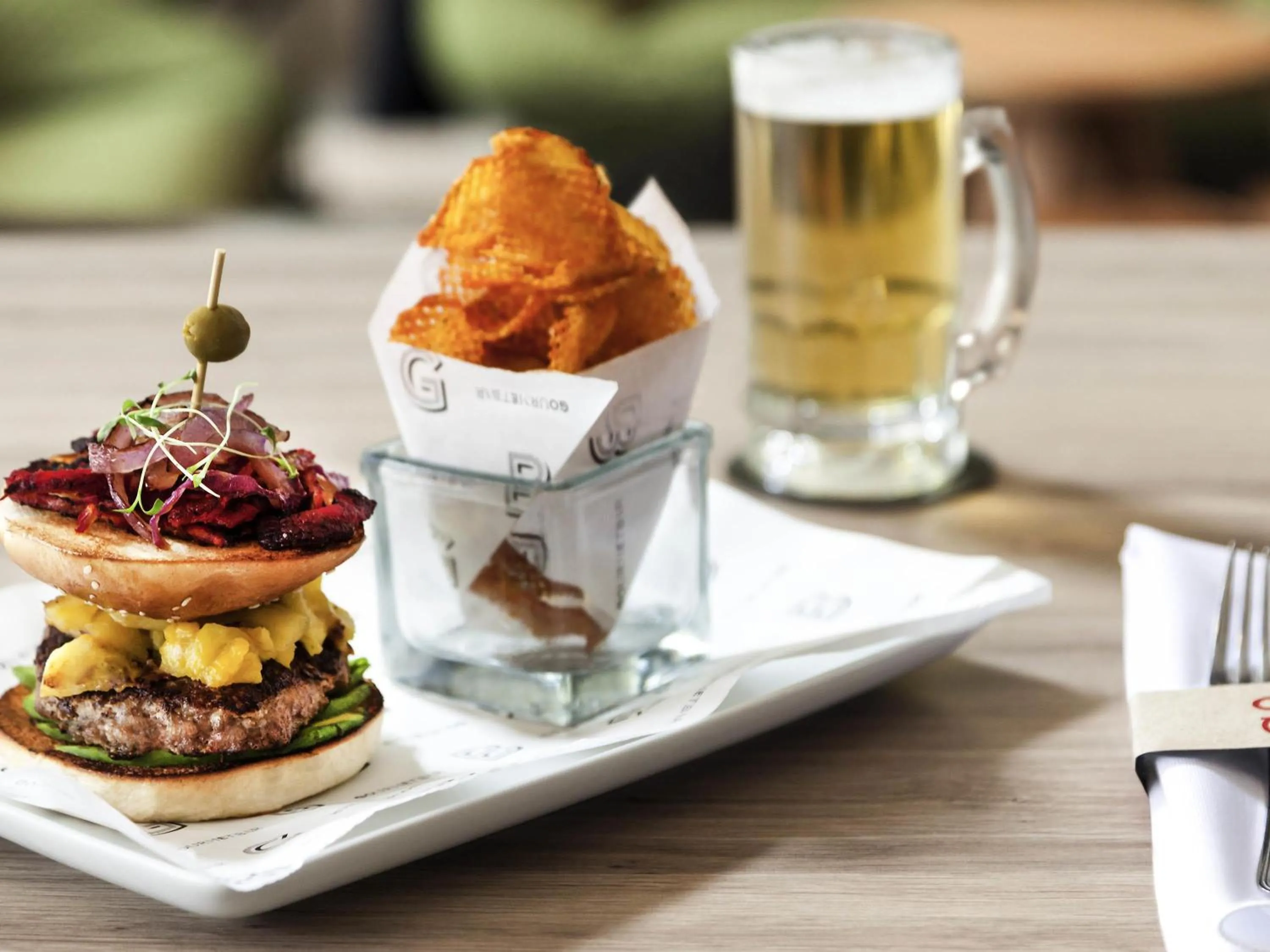 Restaurant/places to eat in Novotel Monterrey Valle