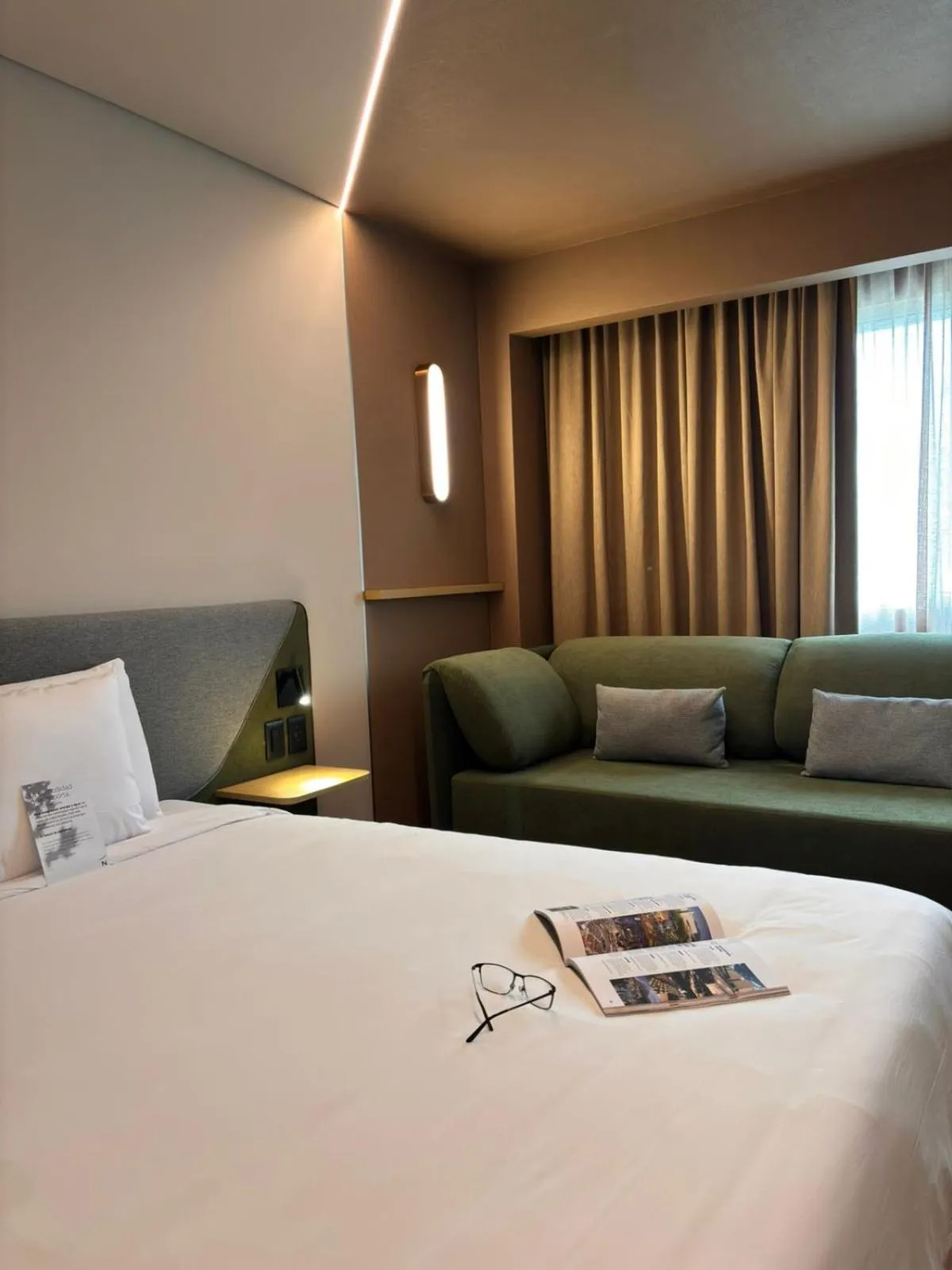 Decorative detail, Bed in Novotel Monterrey Valle