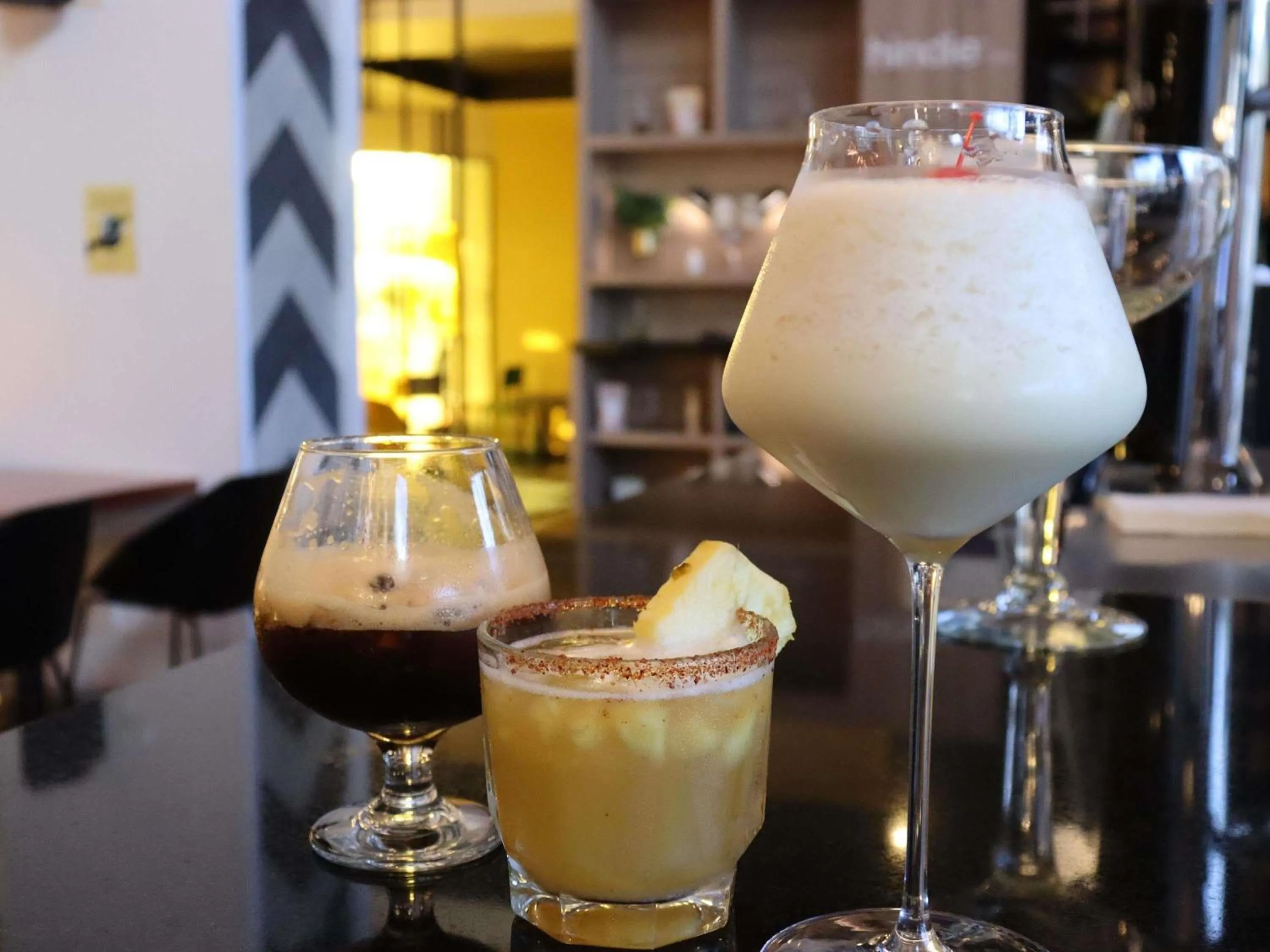 Lounge or bar in Novotel Monterrey Valle