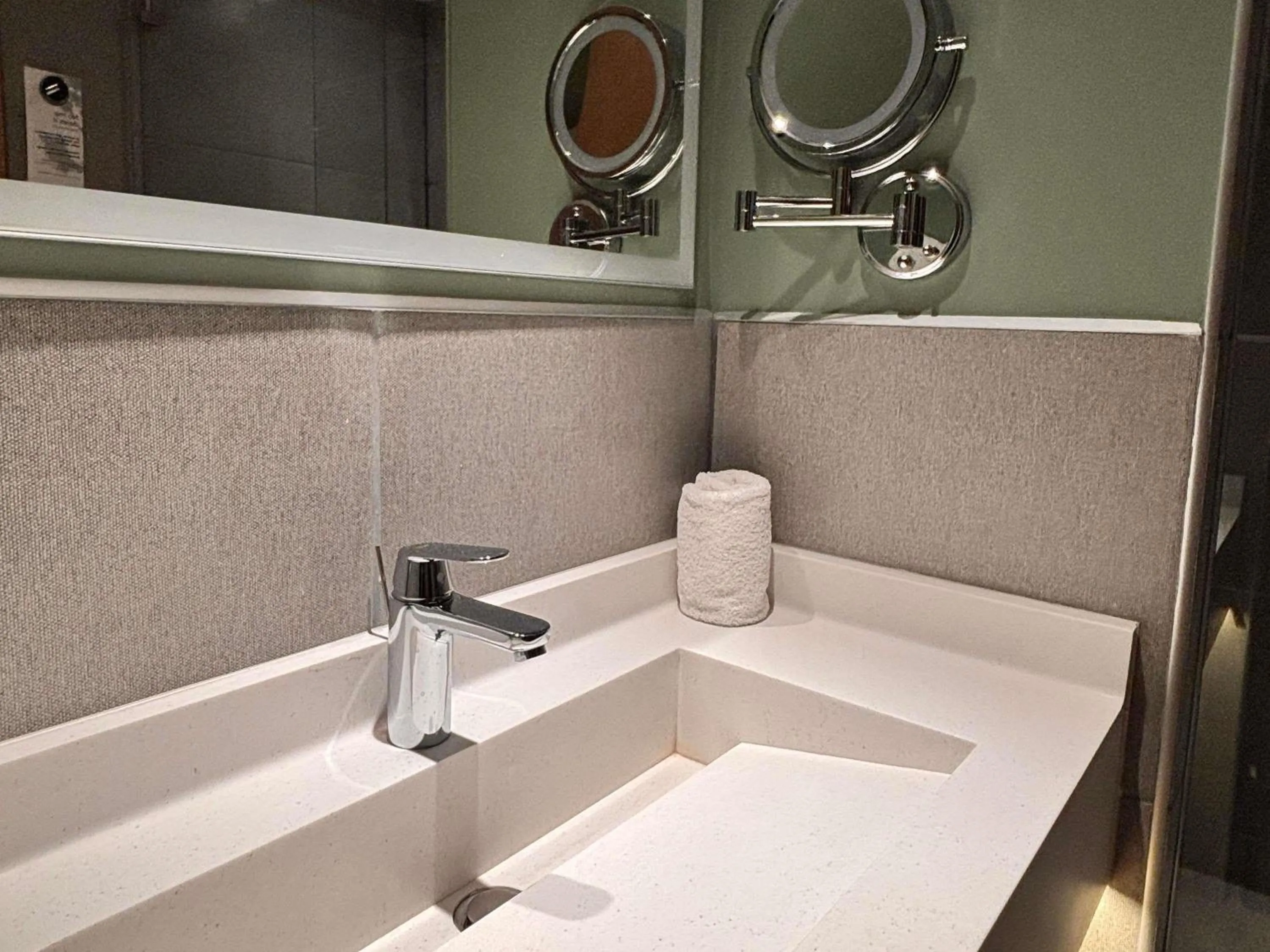 Bedroom in Novotel Monterrey Valle