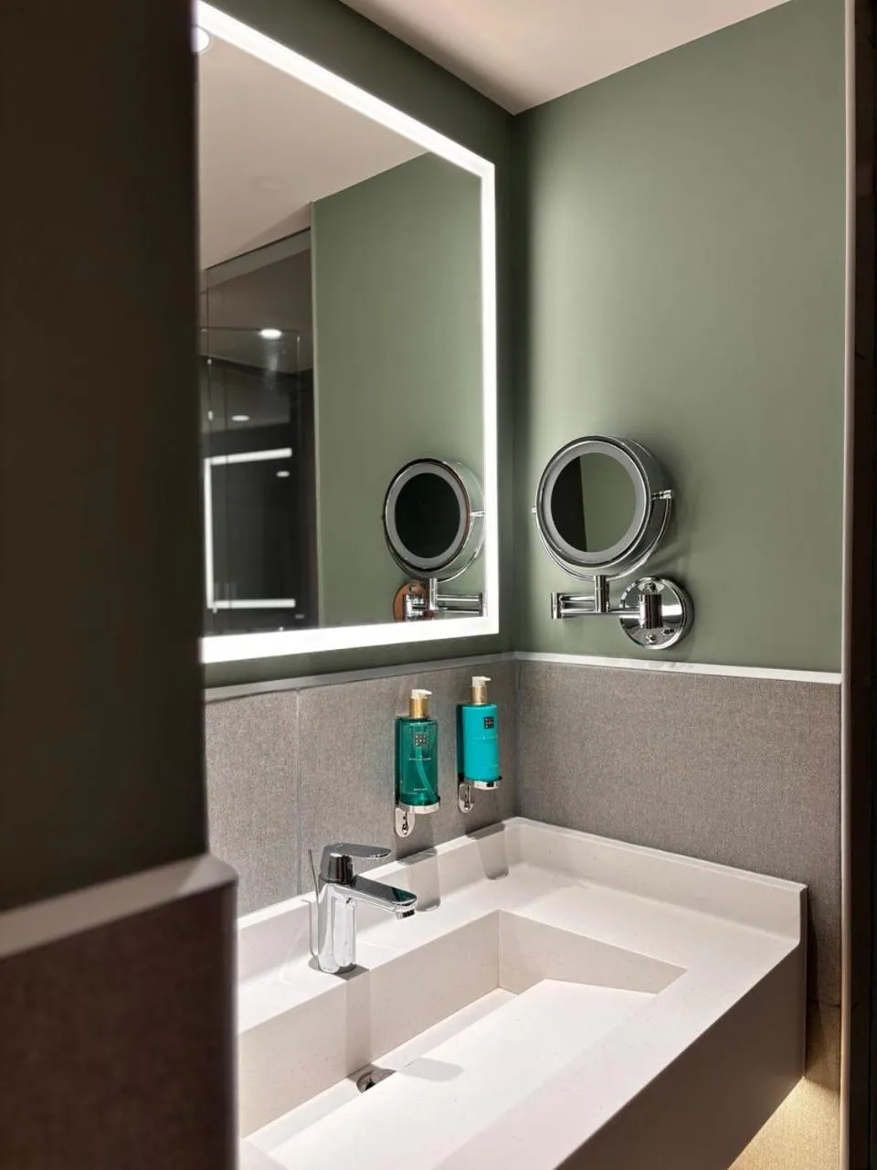 Bathroom in Novotel Monterrey Valle