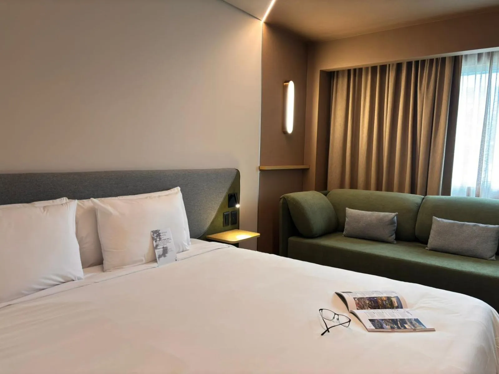 Decorative detail, Bed in Novotel Monterrey Valle