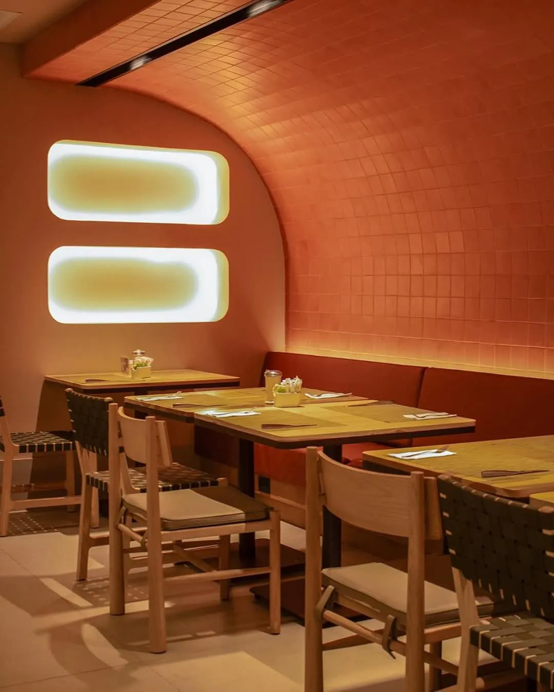 Restaurant/places to eat in Novotel Monterrey Valle