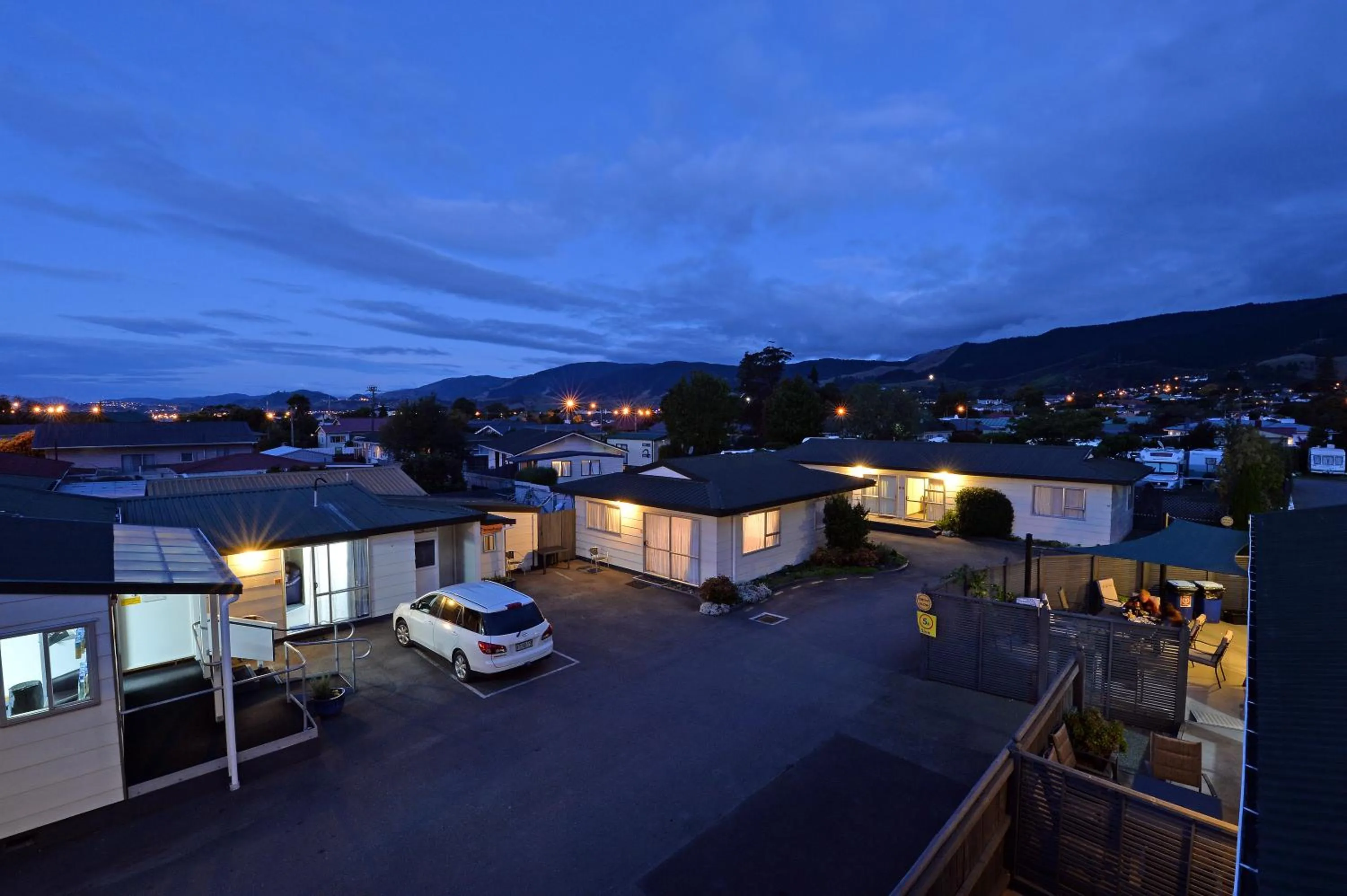 Property building in Richmond Motel and Holiday Park