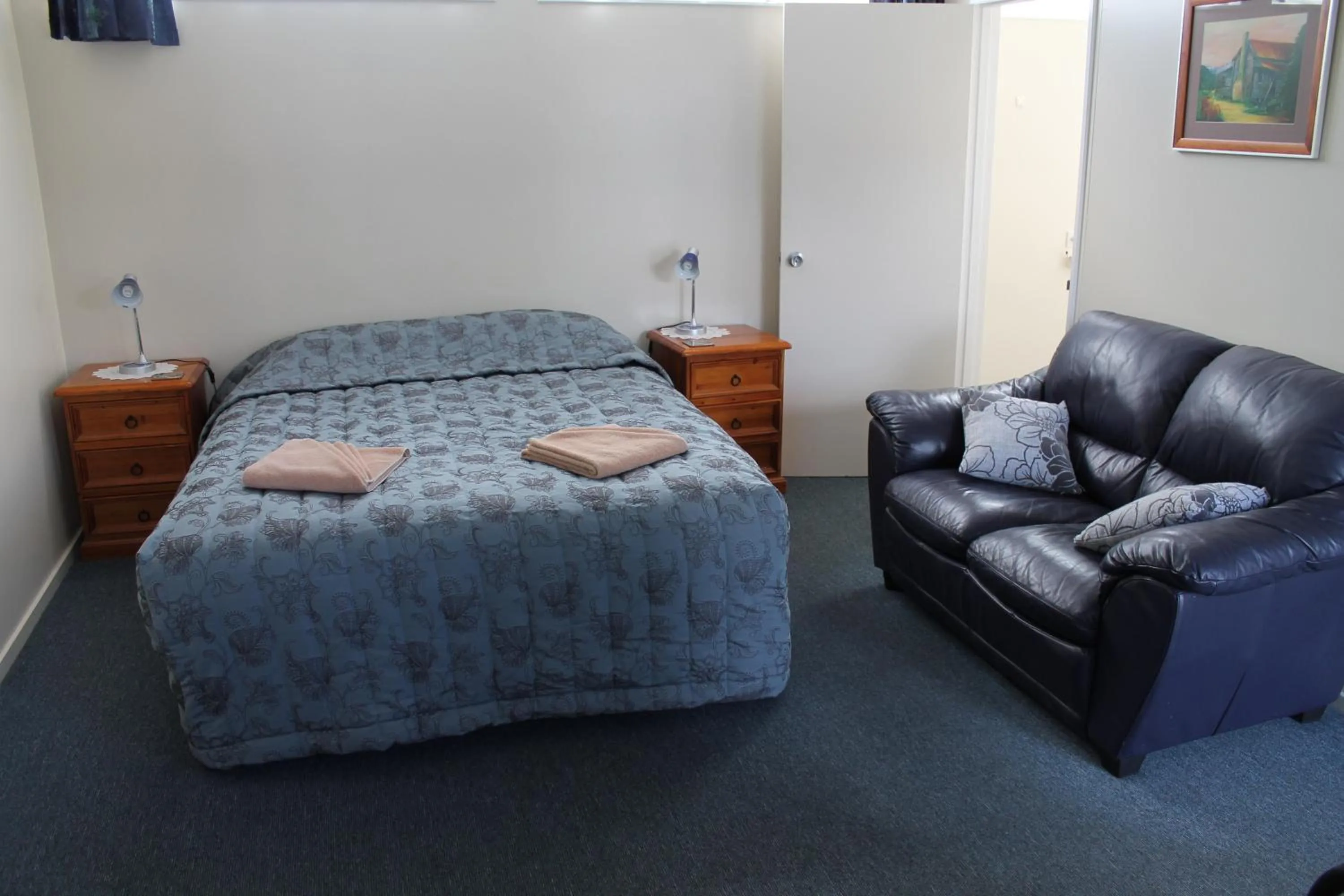 Bed in Richmond Motel and Holiday Park