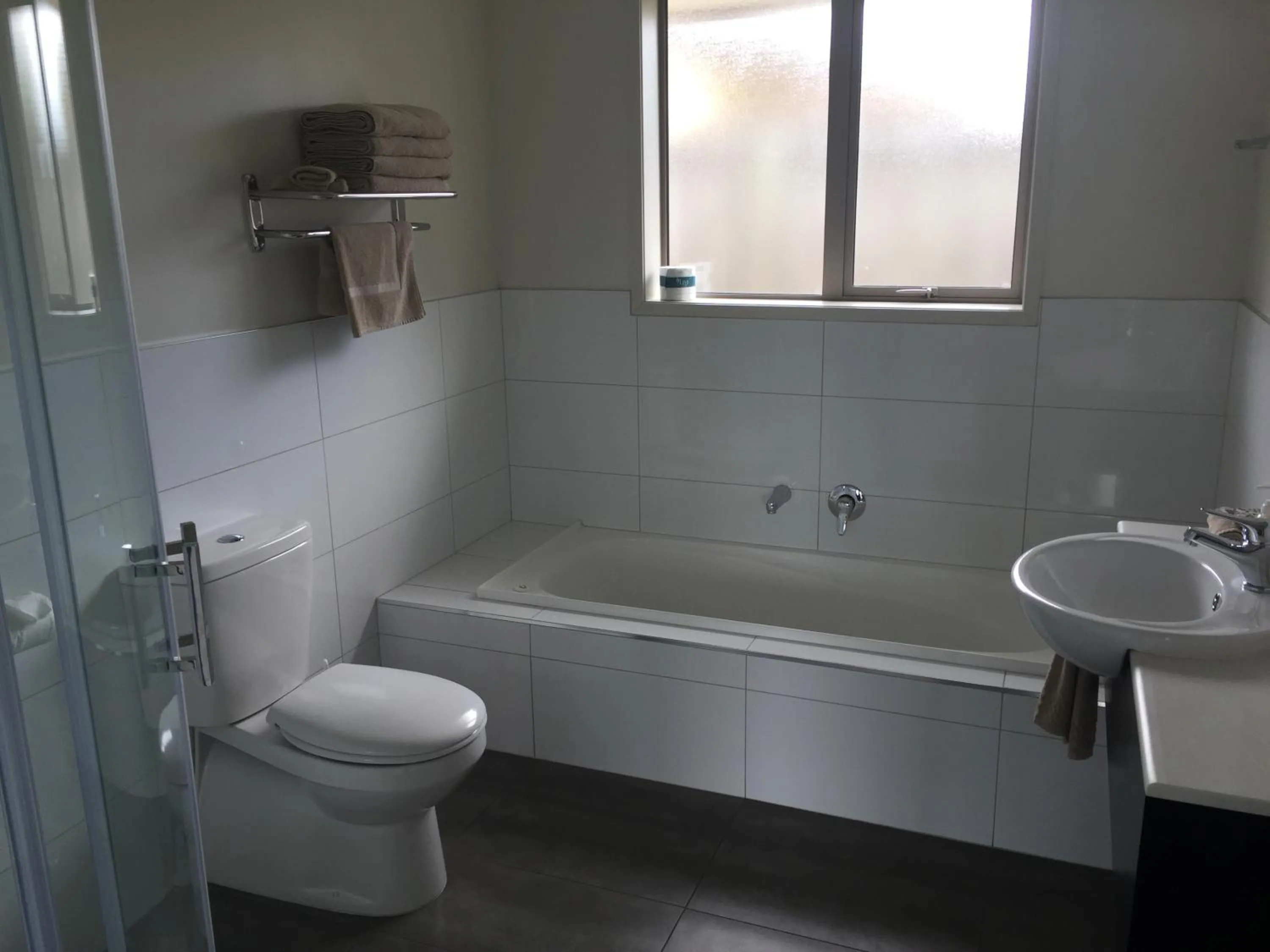 Rolleston Highway Motel