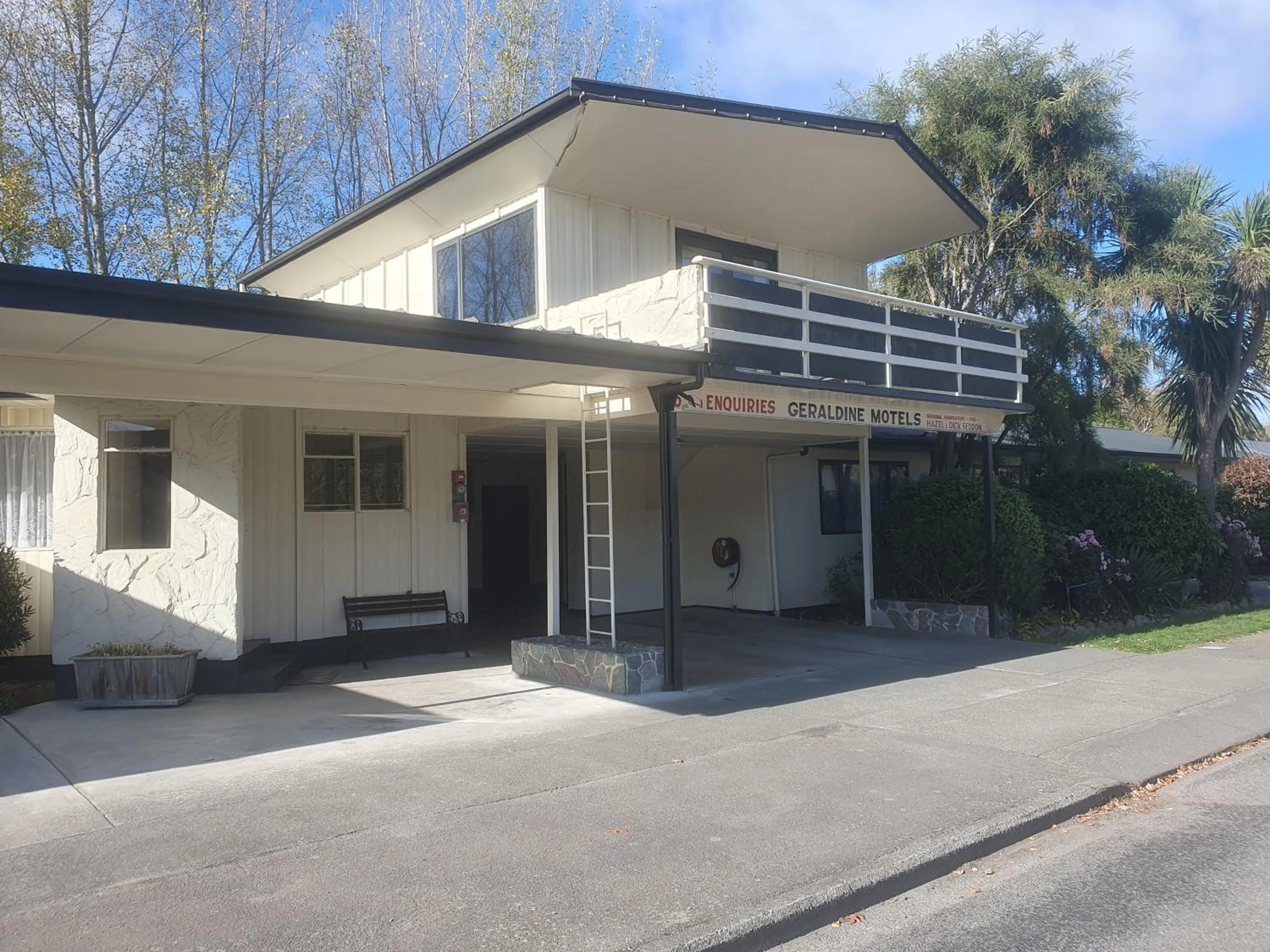 Property building in Geraldine Motels