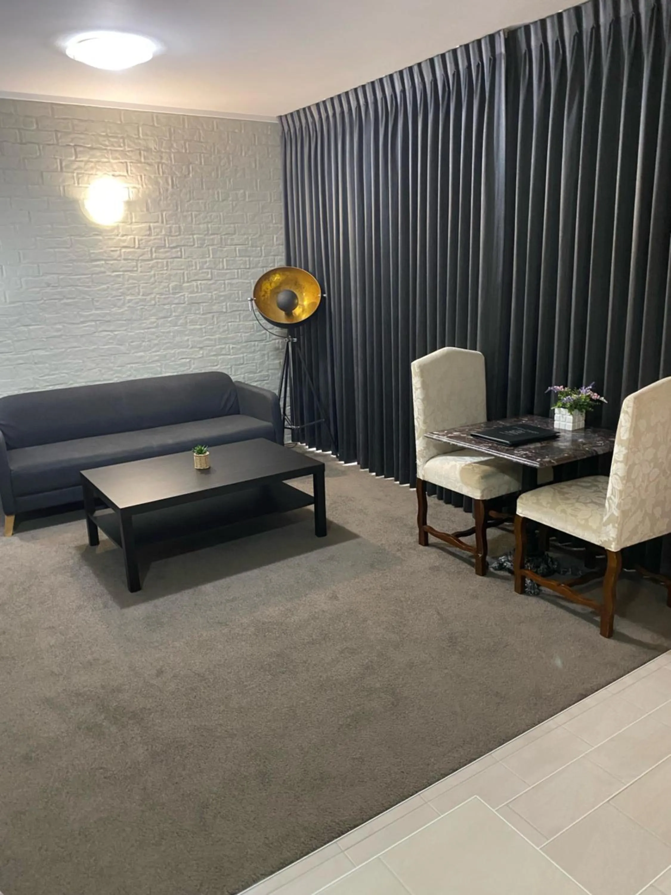 Living room in Madison Spa Motel - Adults Only