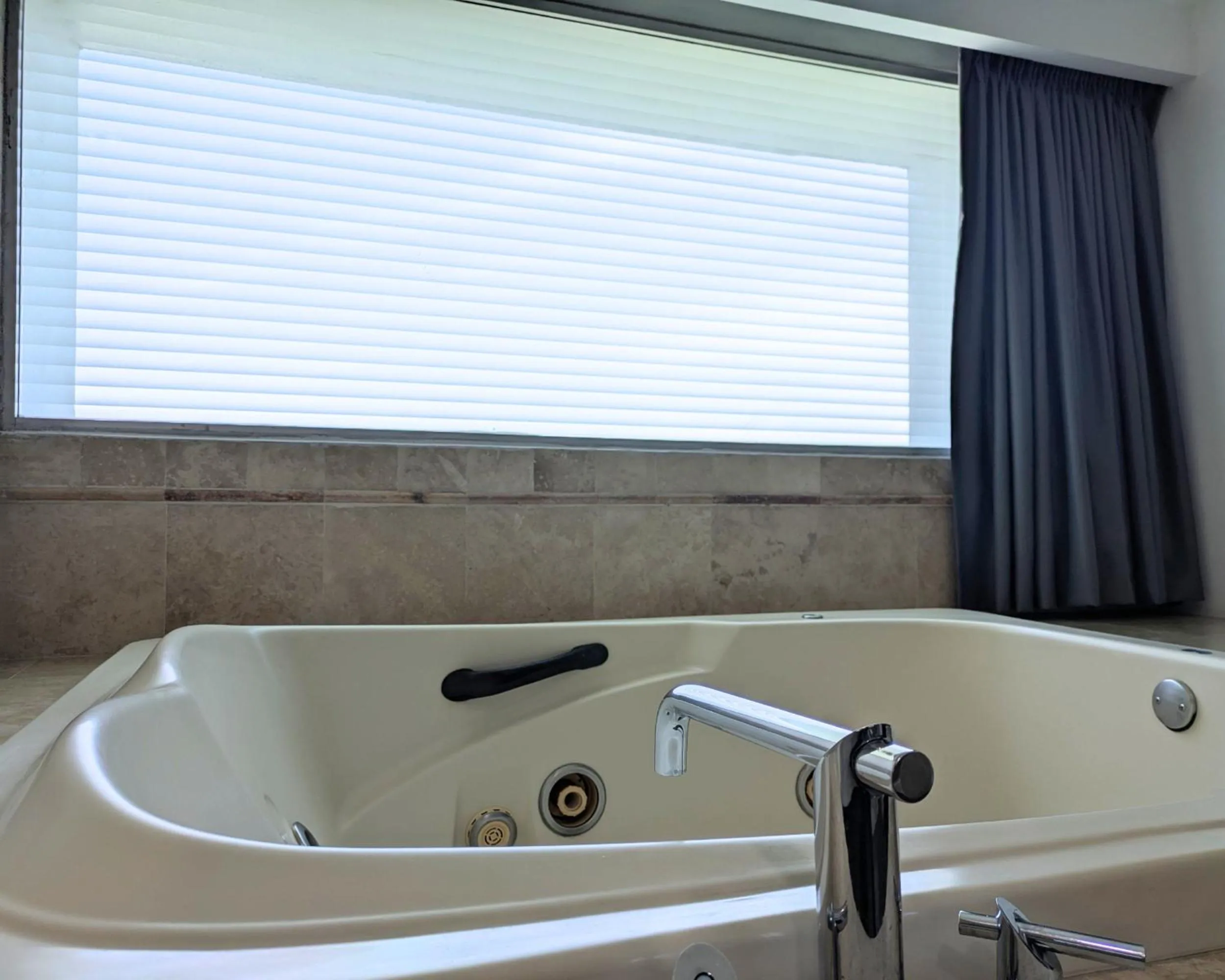 Hot Tub in We Hotel Aeropuerto