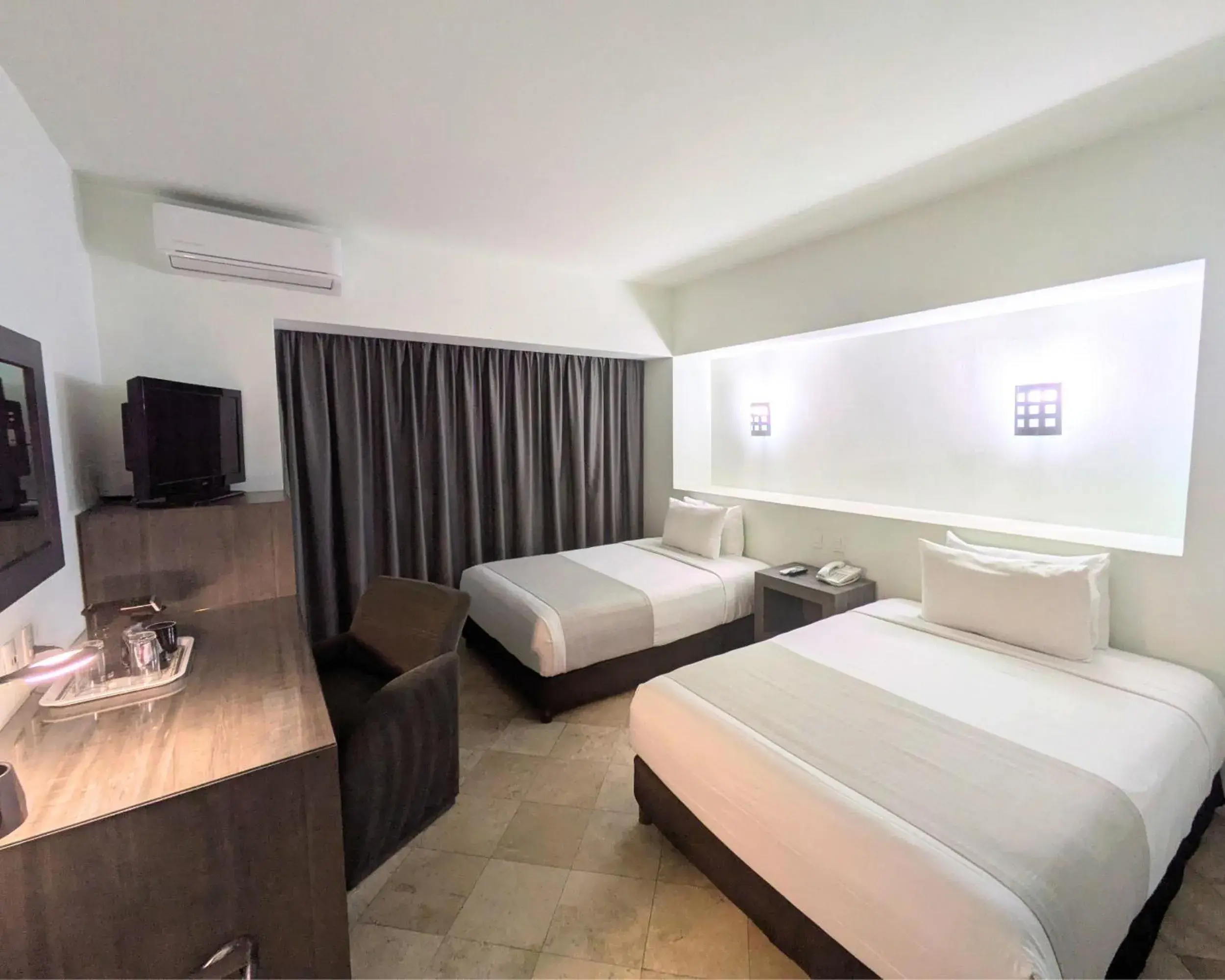 Double Room with Two Double Beds with Internal View in We Hotel Aeropuerto Double Room with Two Double Beds with Internal View in We Hotel Aeropuerto