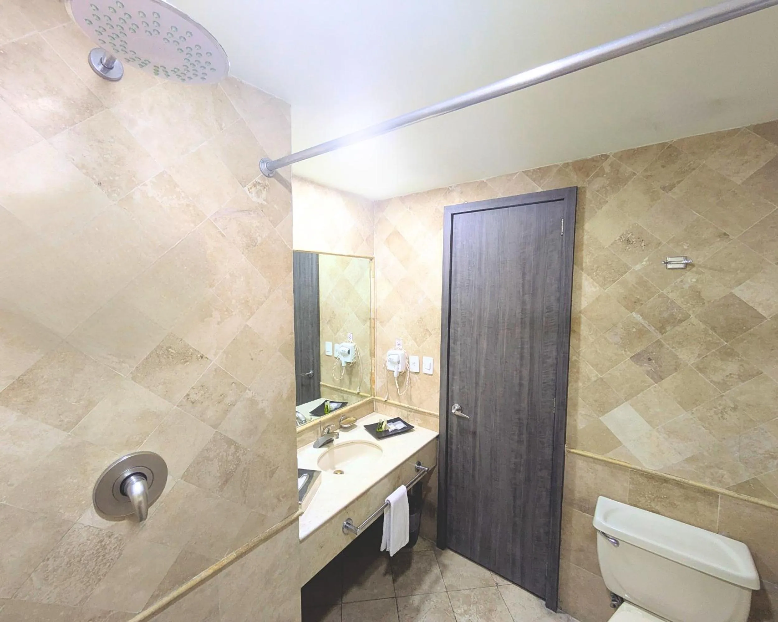 Bathroom in We Hotel Aeropuerto