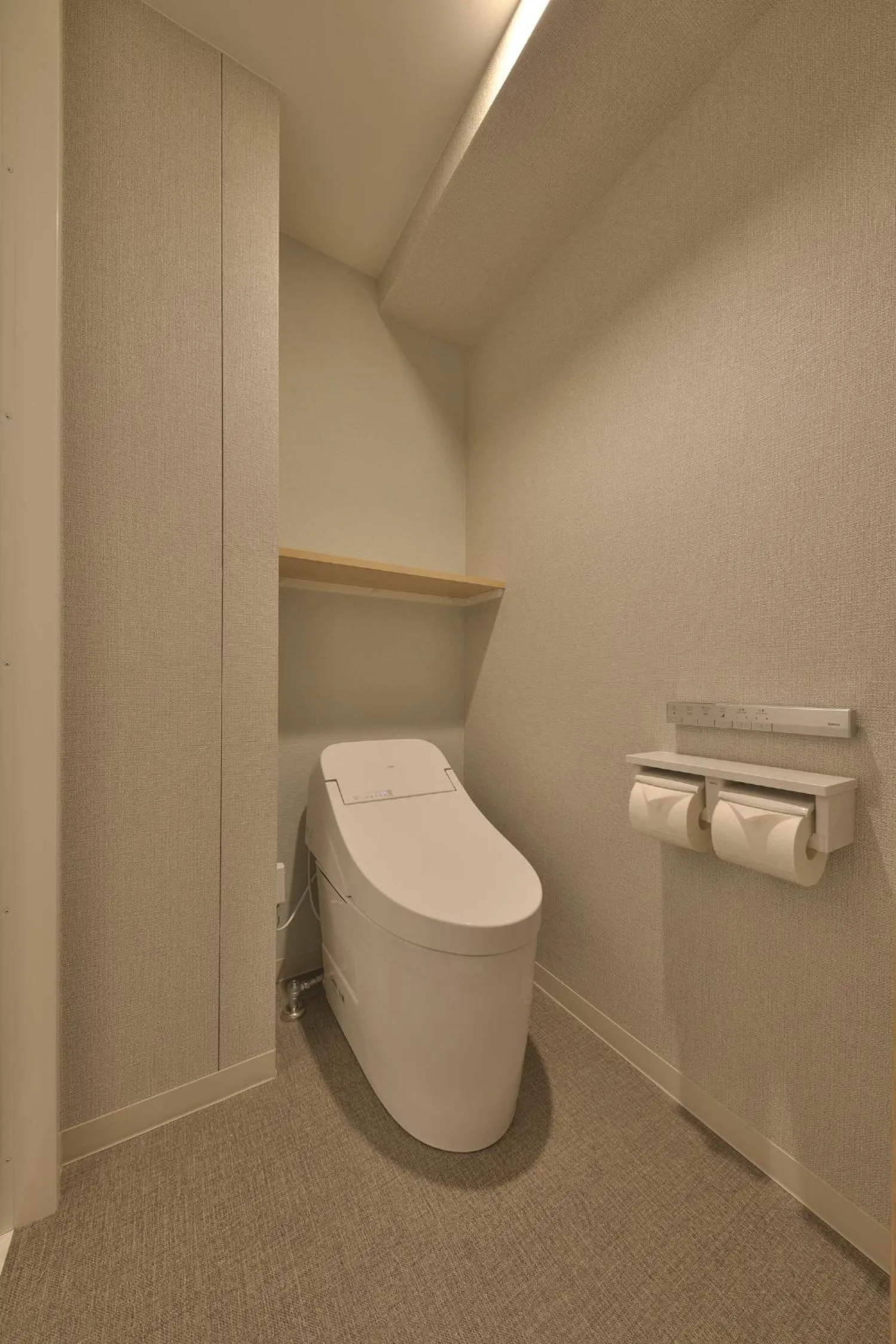 Toilet in Fourz Hotel Kintetsu Osaka-Namba