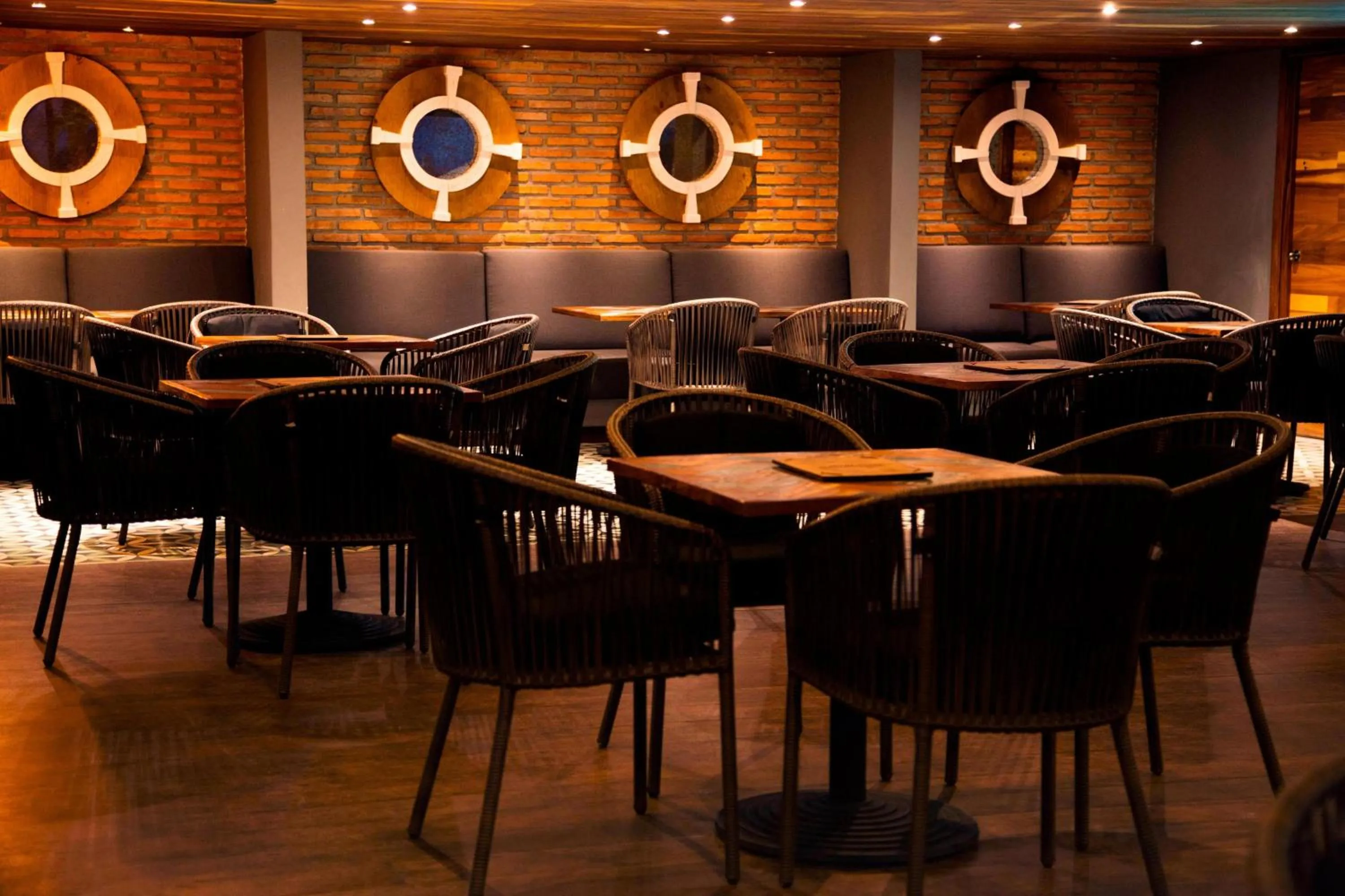 Lounge or bar in Sheraton Buganvilias Resort & Convention Center