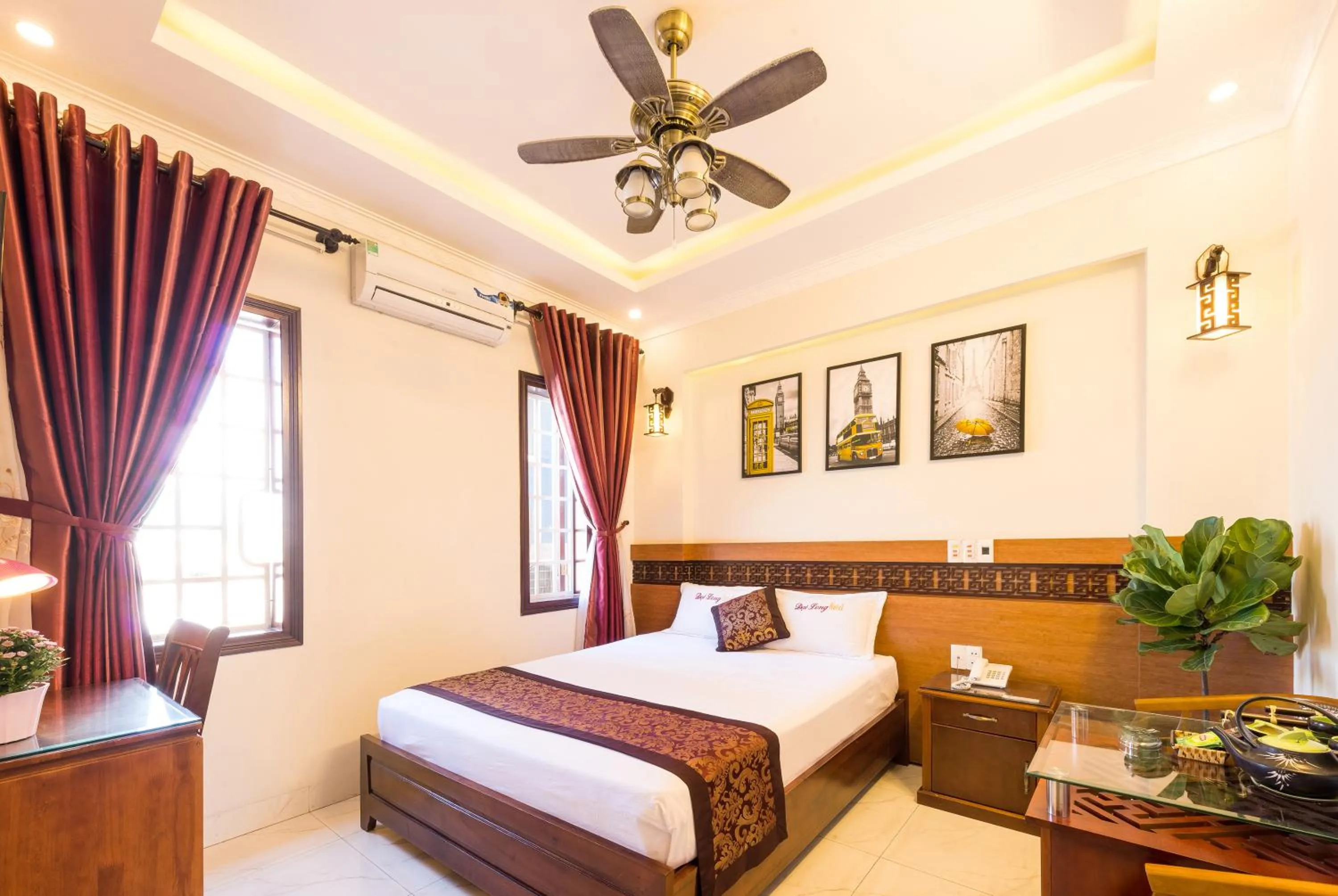 Photo of the whole room, Bed in Dai Long Hotel