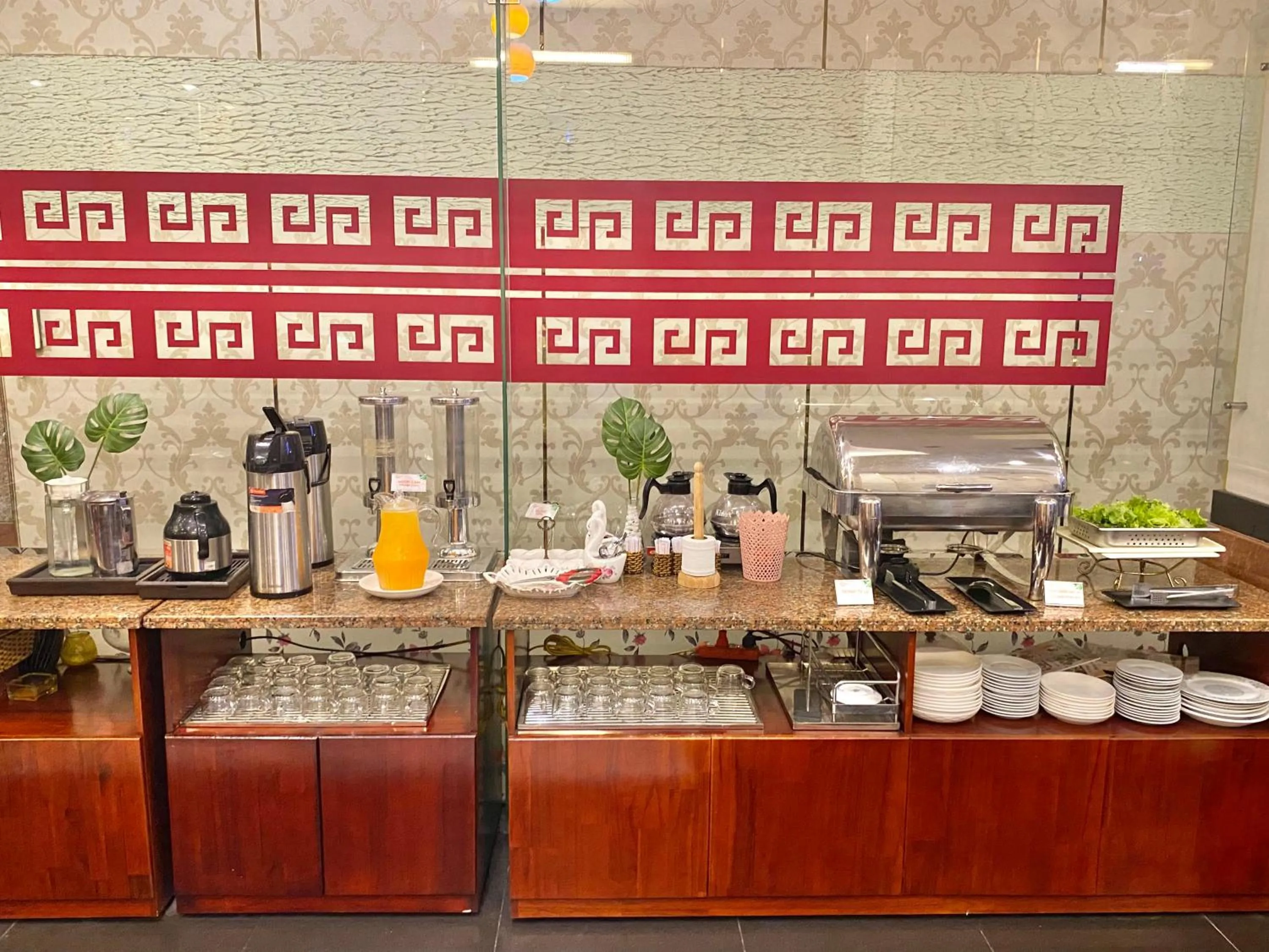 Restaurant/places to eat in Dai Long Hotel