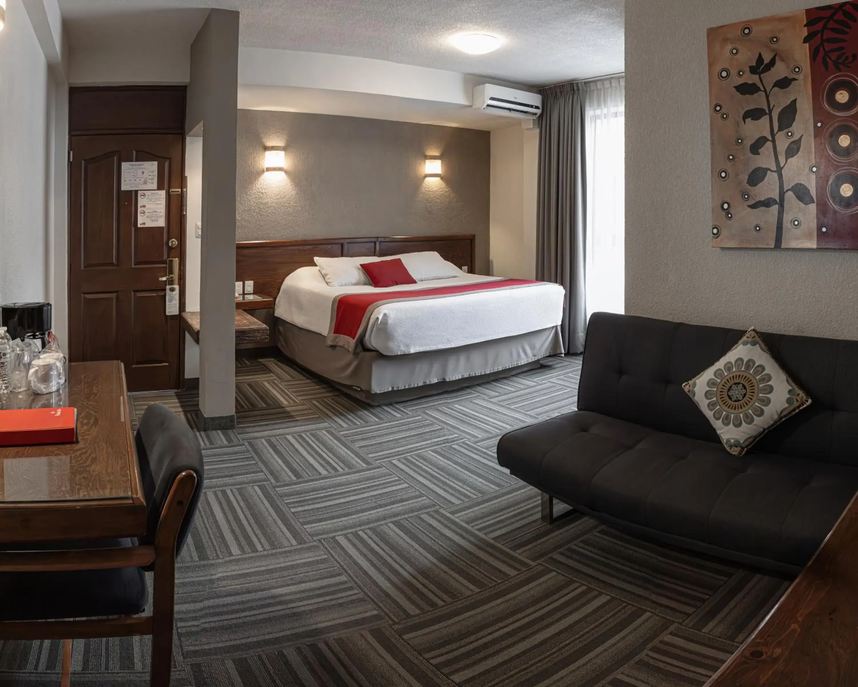 King Room - Non-Smoking in Ramada Plaza by Wyndham Leon King Room - Non-Smoking in Ramada Plaza by Wyndham Leon