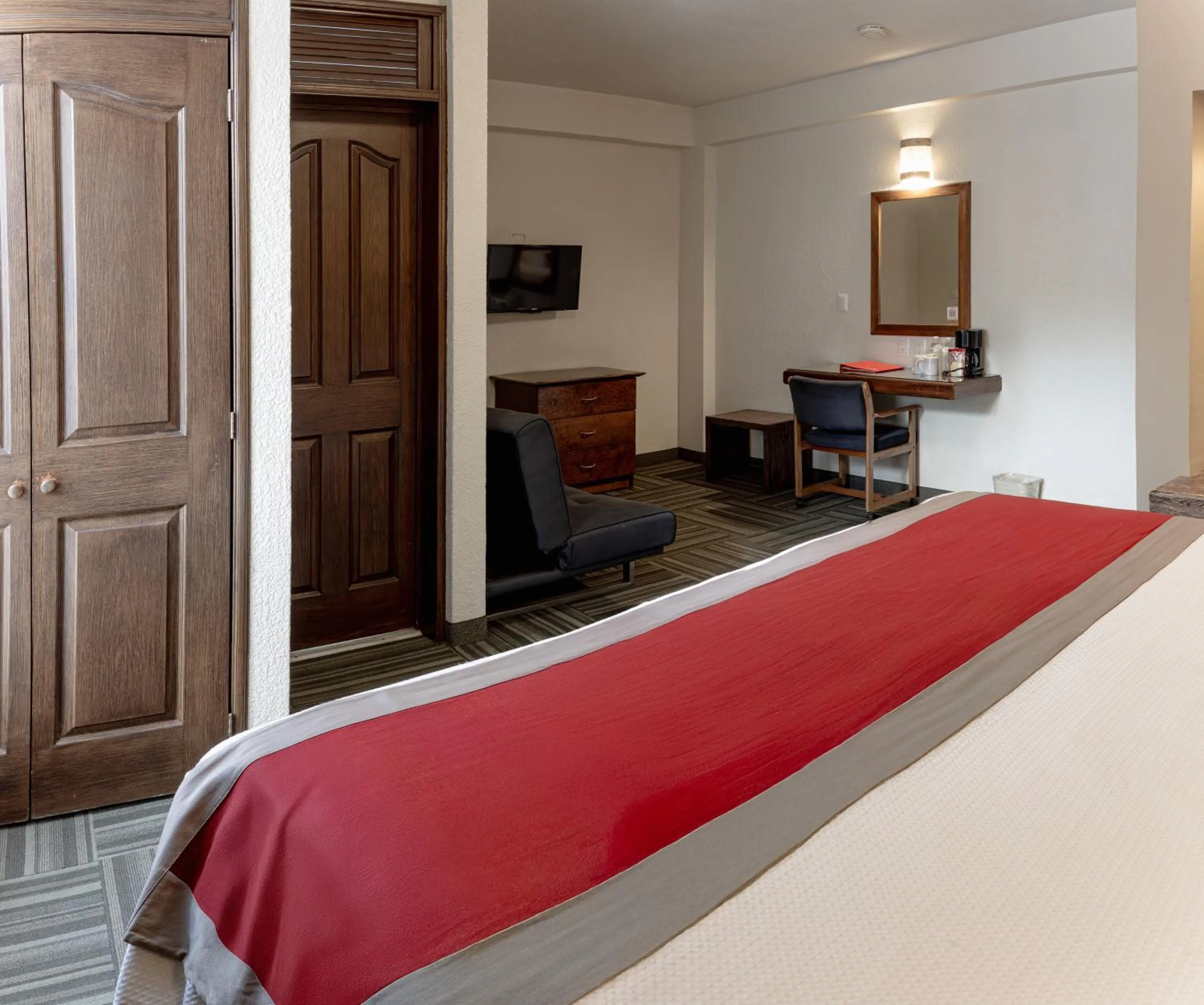 Bed in Ramada Plaza by Wyndham Leon