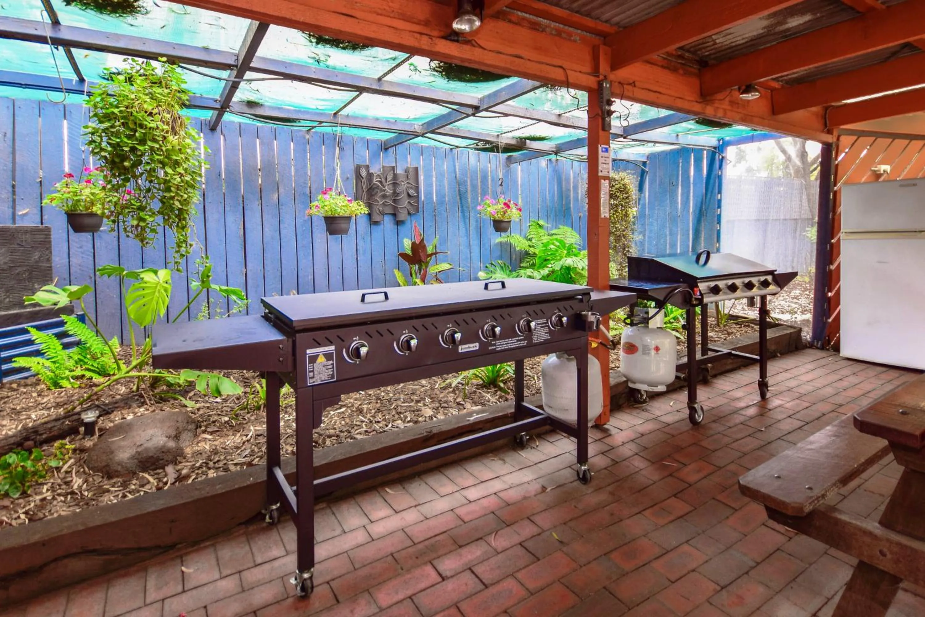 BBQ facilities in River Country Inn