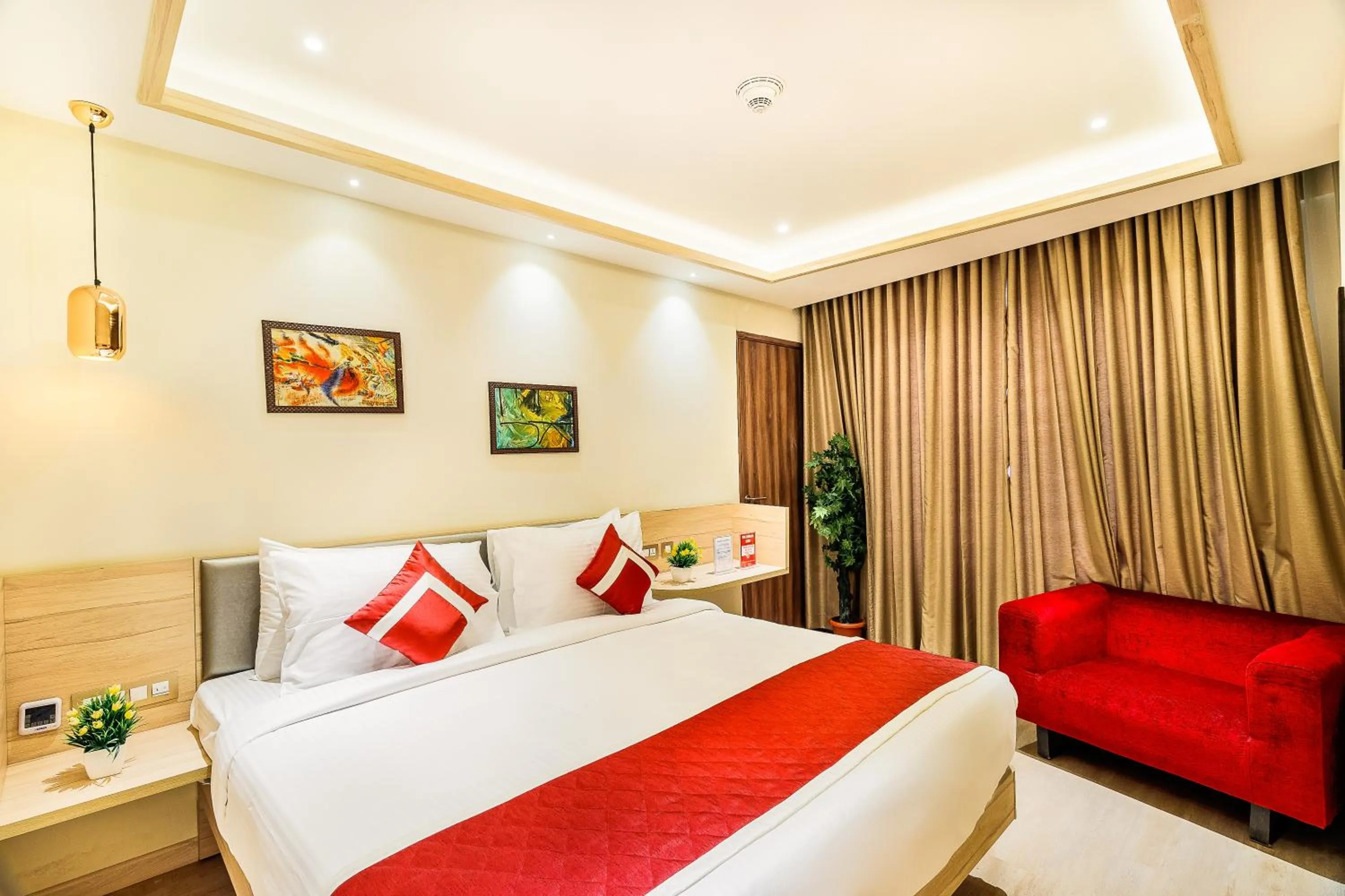 Bedroom, Bed in Hotel Jagadish International-Sankey Road