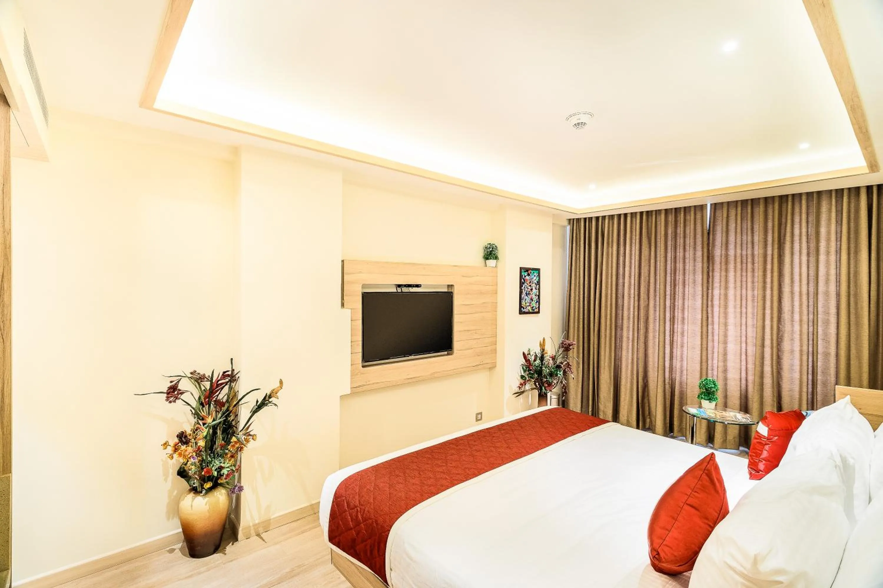 Bedroom, Bed in Hotel Jagadish International-Sankey Road