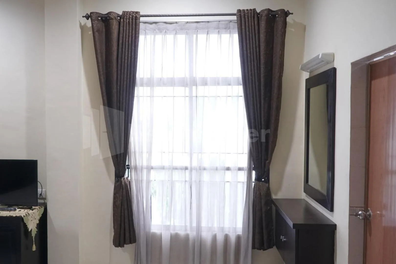 Property building in Carolina Transit Medan Mitra RedDoorz