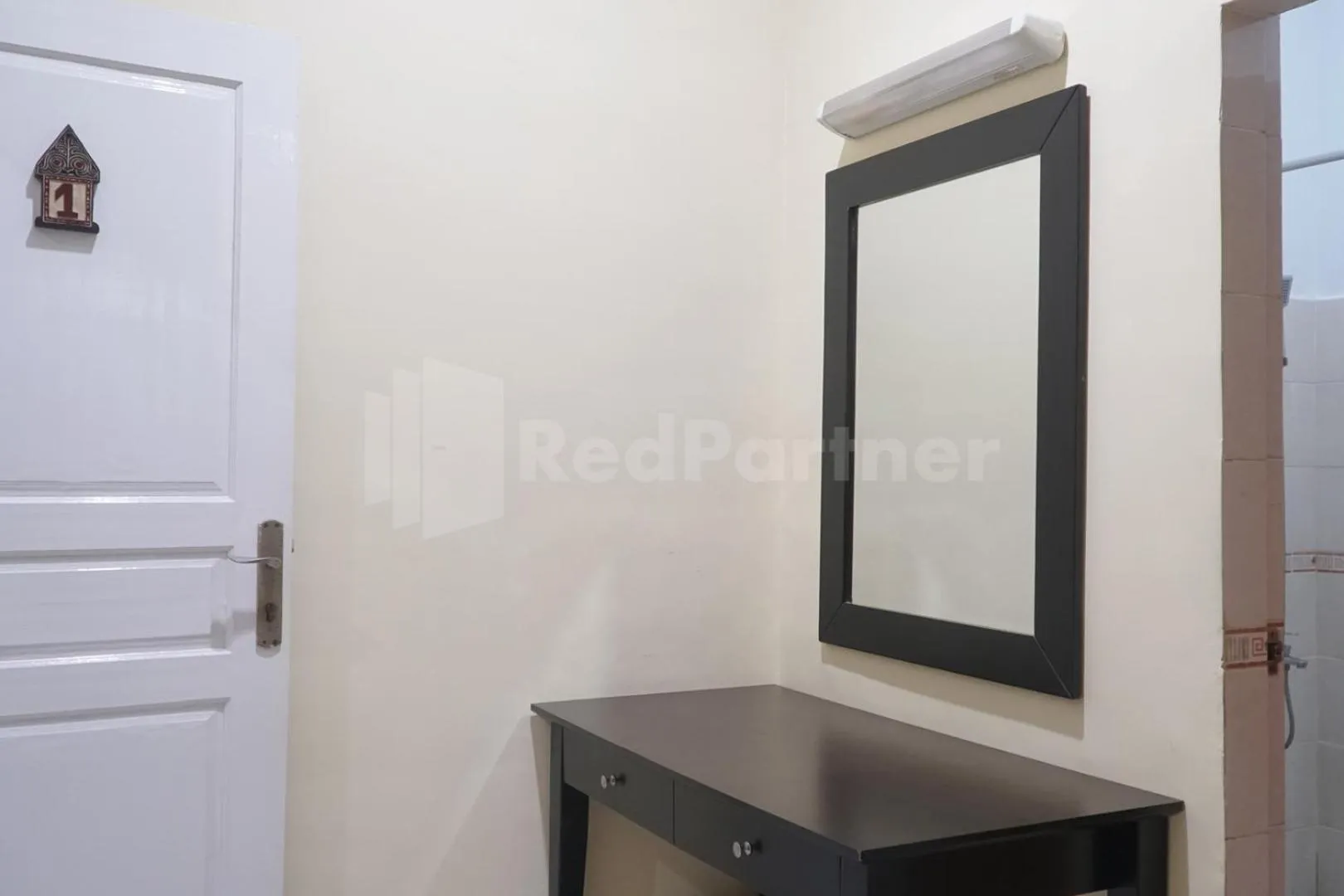 Property building in Carolina Transit Medan Mitra RedDoorz