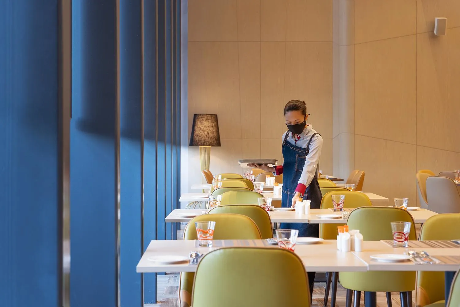 Restaurant/places to eat in M World Hotel