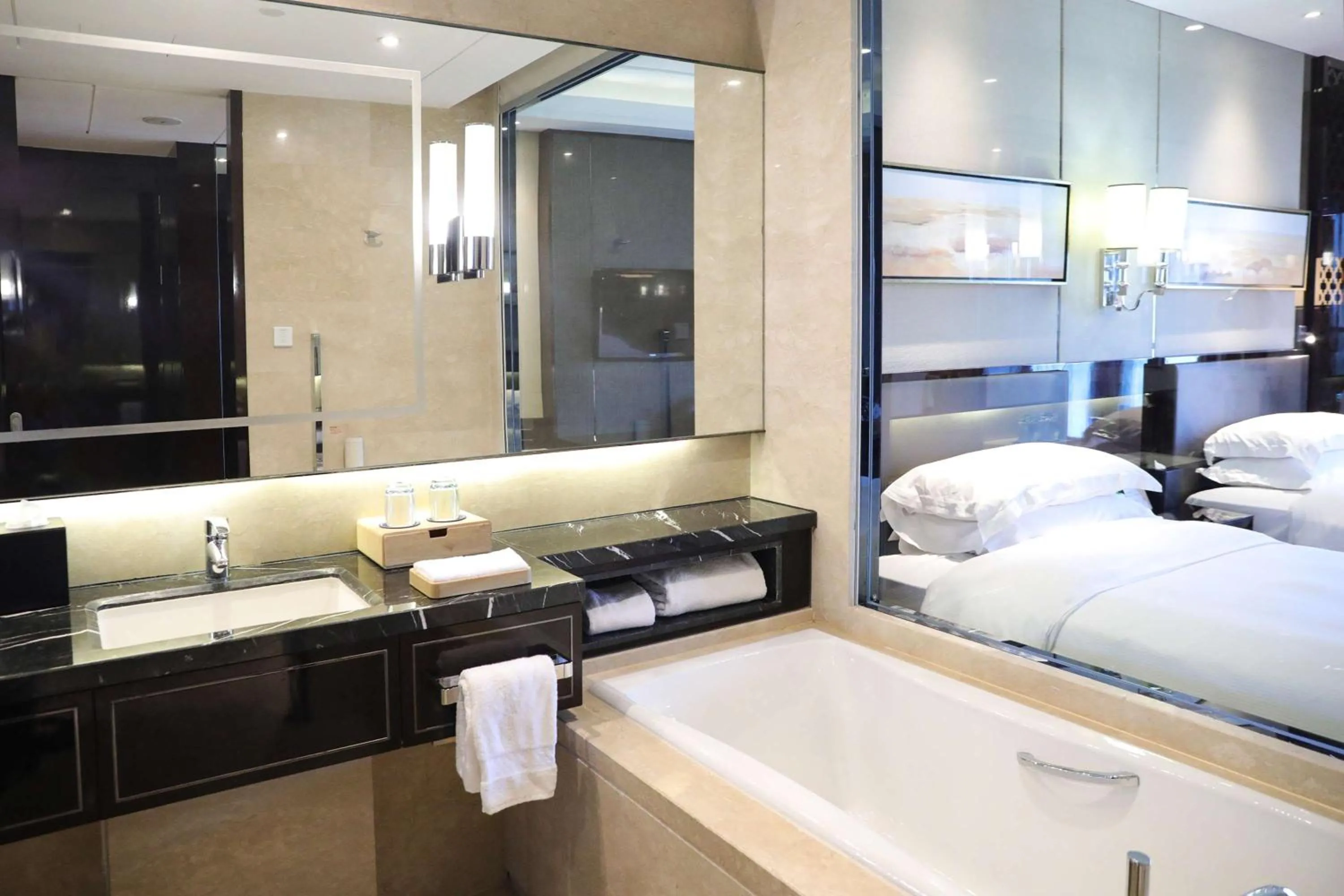 Bathroom, Bed in DoubleTree By Hilton Anhui