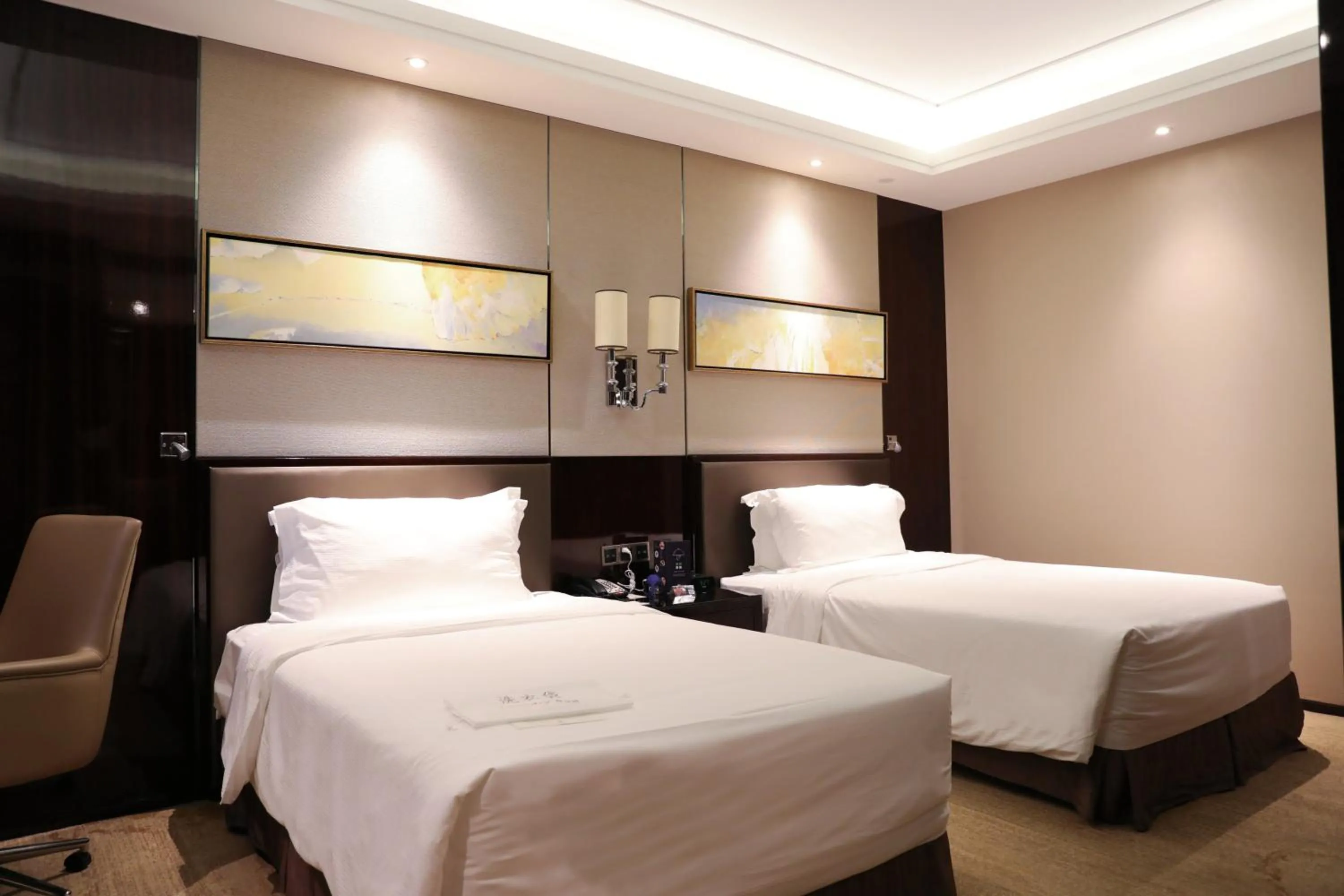 Bed in DoubleTree By Hilton Anhui