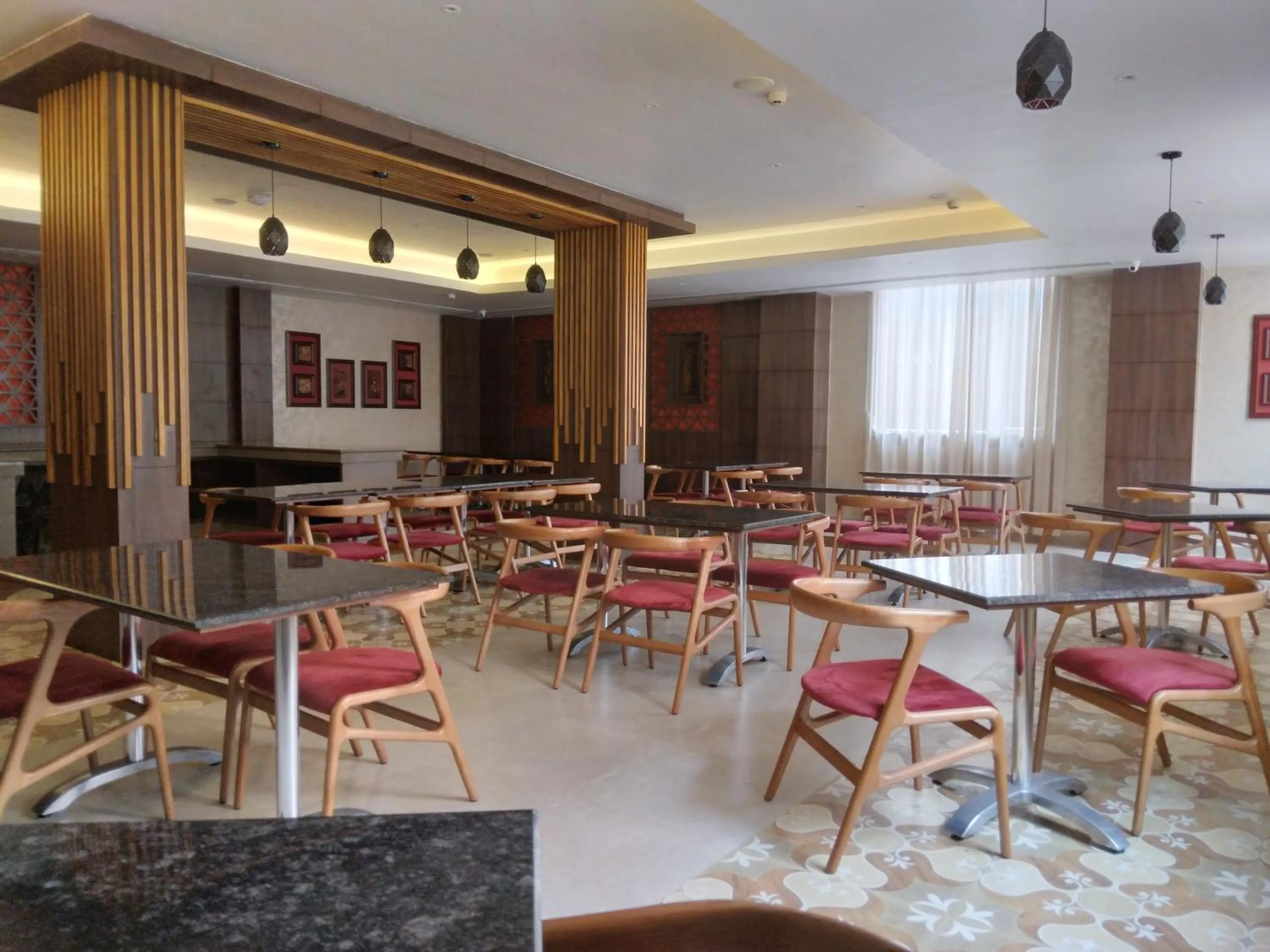 Restaurant/places to eat in HOTEL NILADRI PREMIUM