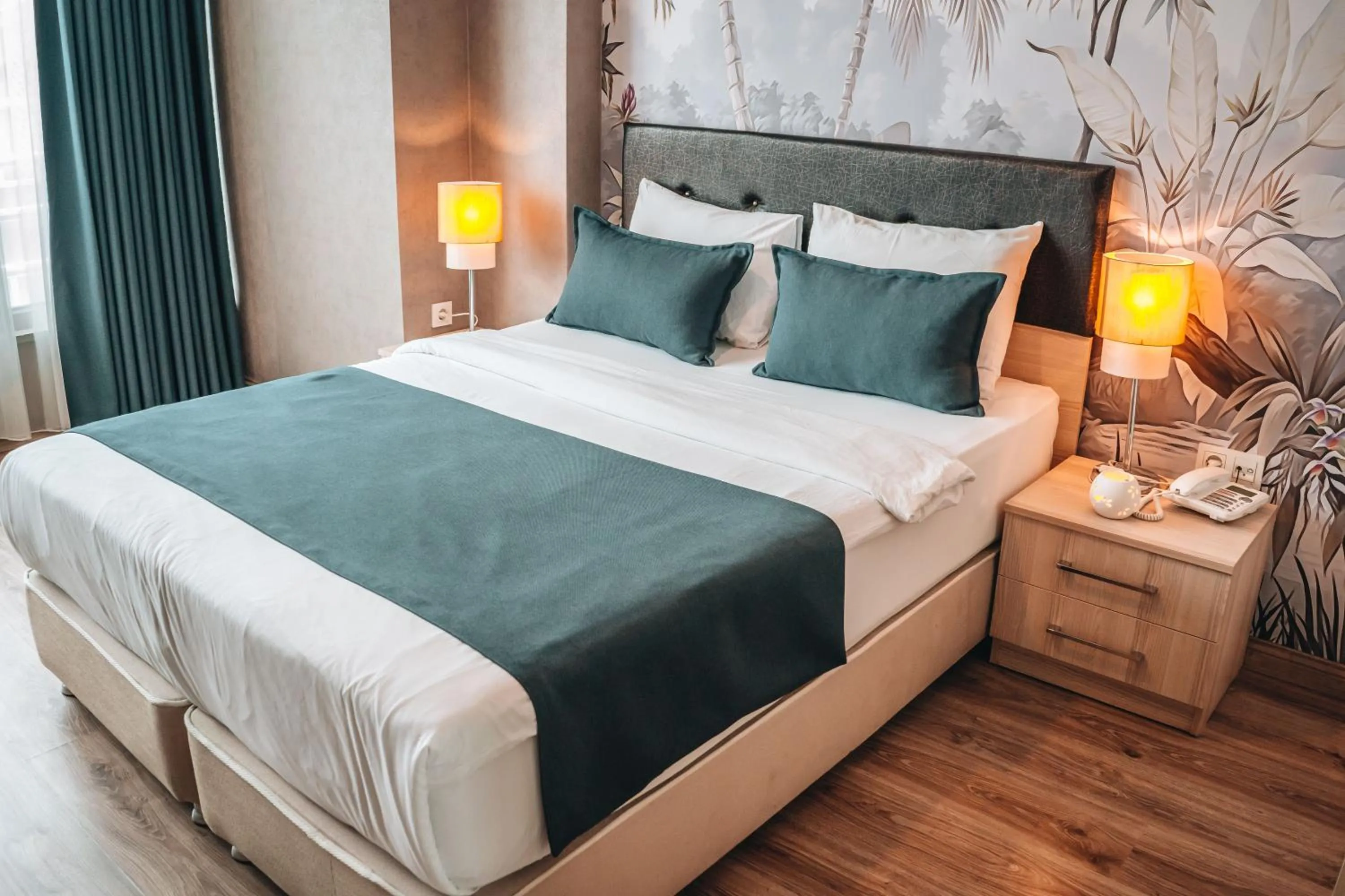 Bedroom, Bed in La Flora House Hotel