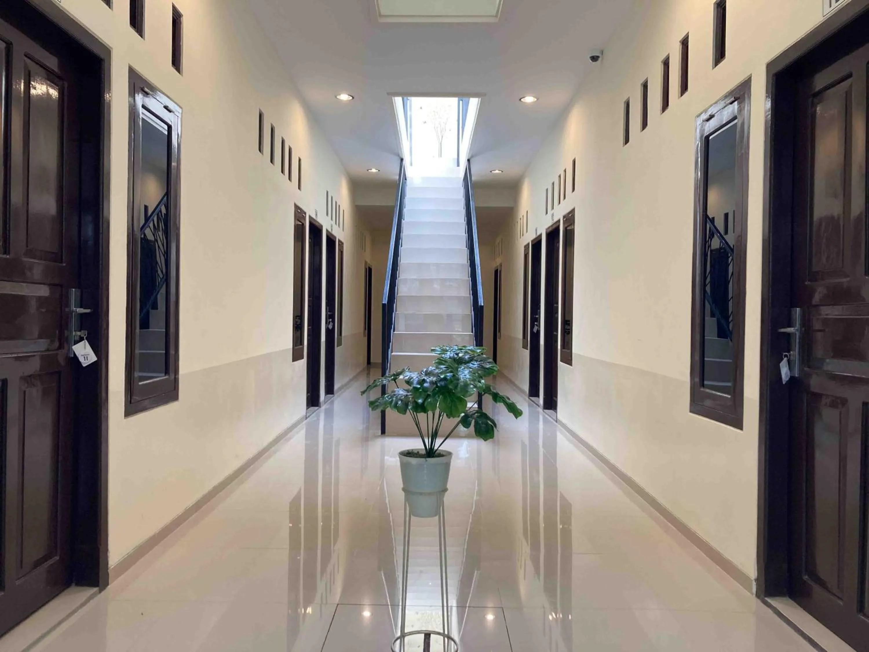 Facade/entrance in Hartono Inn Seturan Mitra RedDoorz