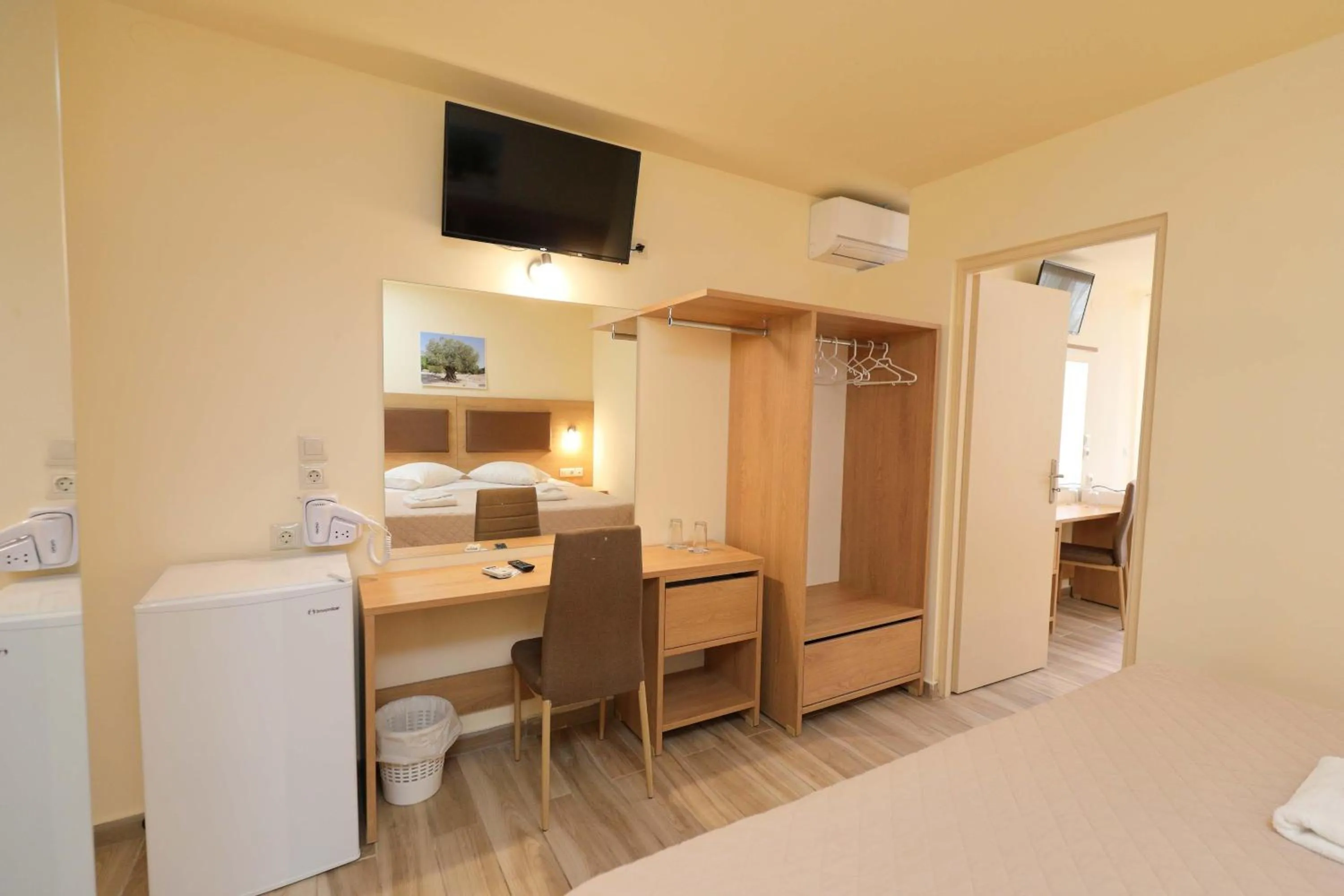 Photo of the whole room, Bed in SunBay Hotel