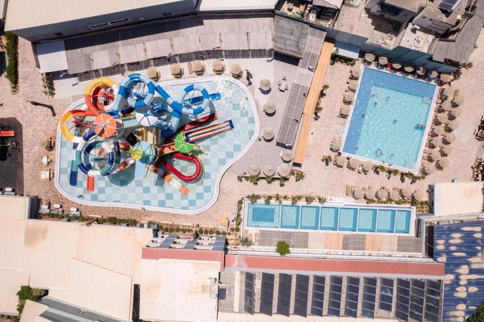 Area and facilities in SunBay Hotel