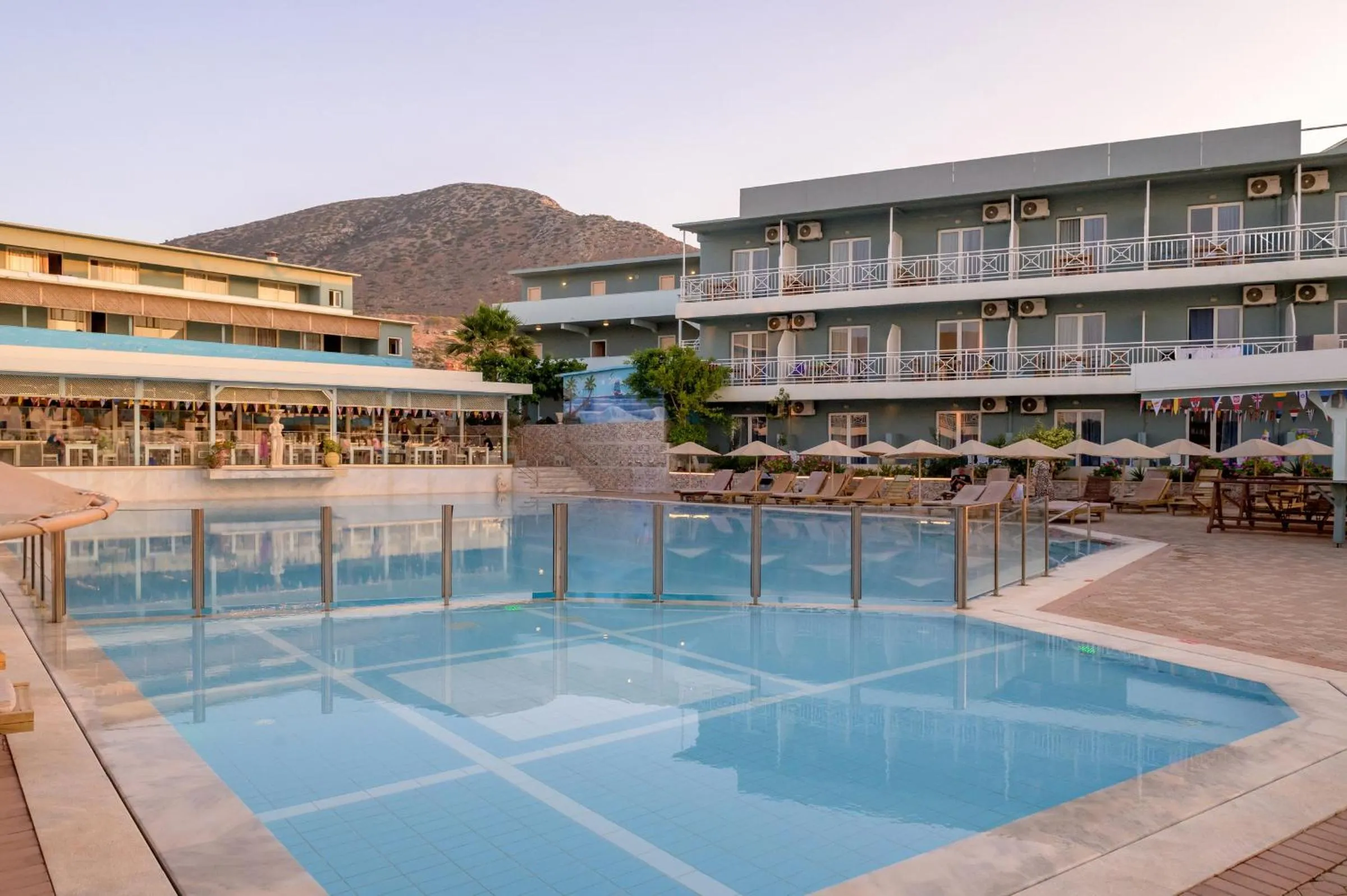 Swimming pool in SunBay Hotel